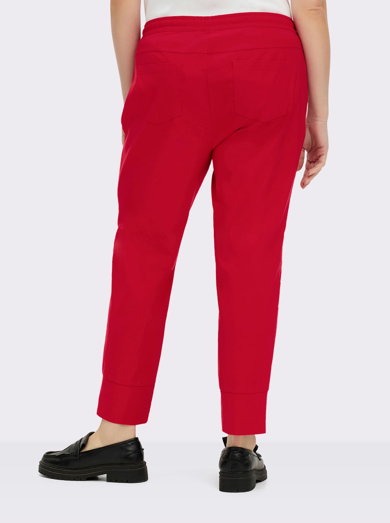 Jogg Pants mit Passformsattel hinten - rot