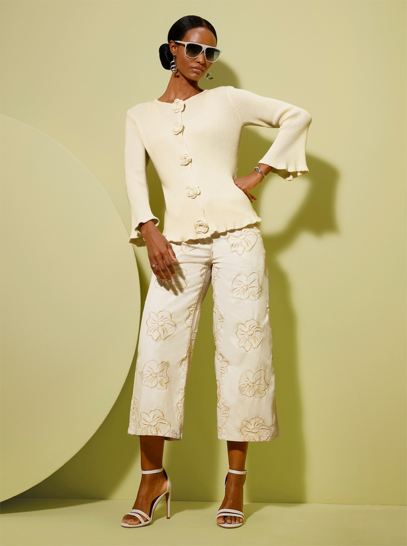 Jean 7/8 avec broderie - couleur ivoire-vanille