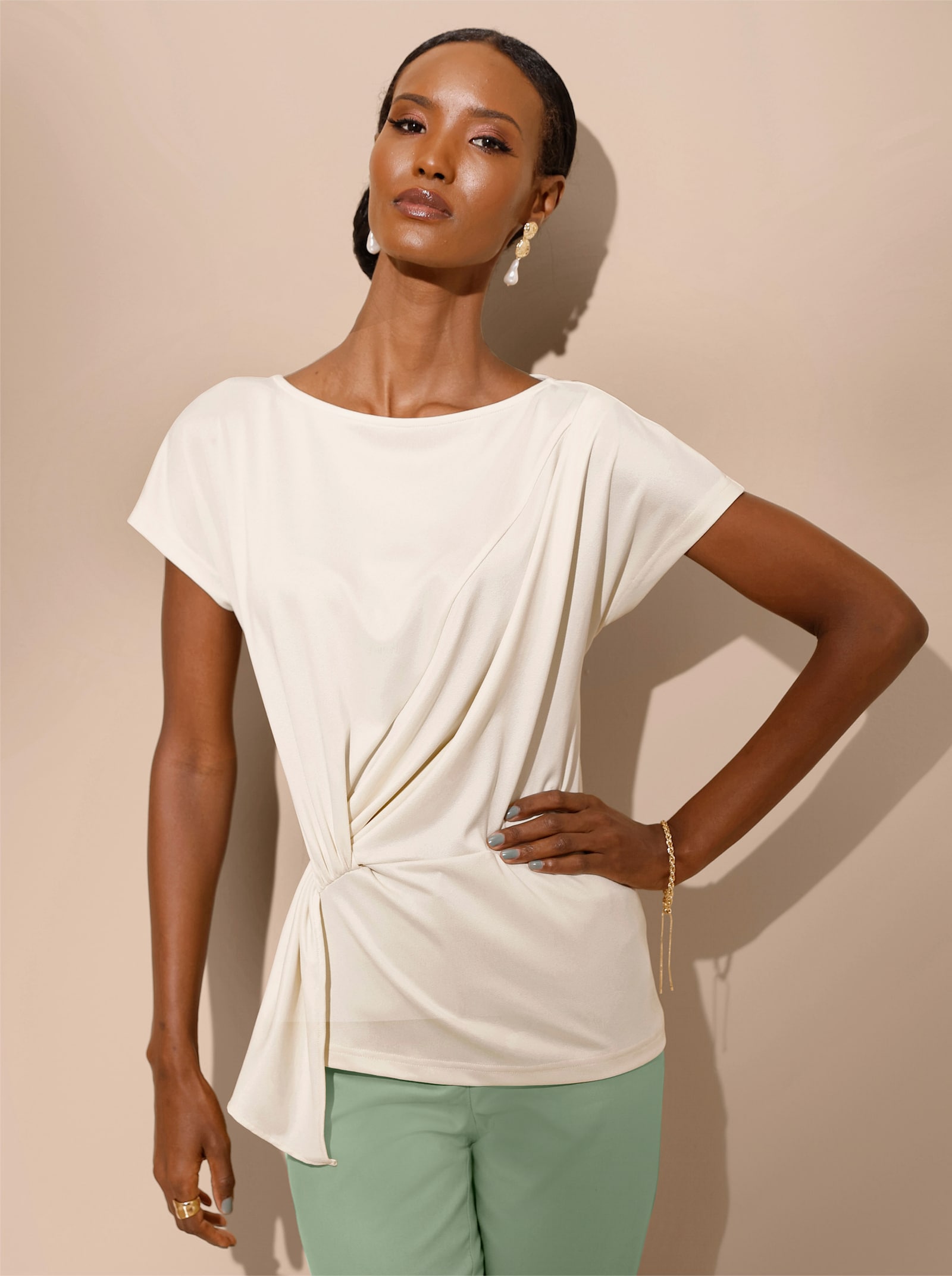  Kurzarmshirt mit Ziernähten - champagner