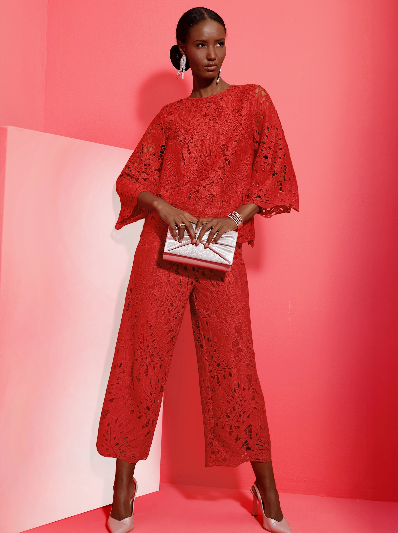 Spitzenbluse mit leicht ausgestellten Ärmeln - rot