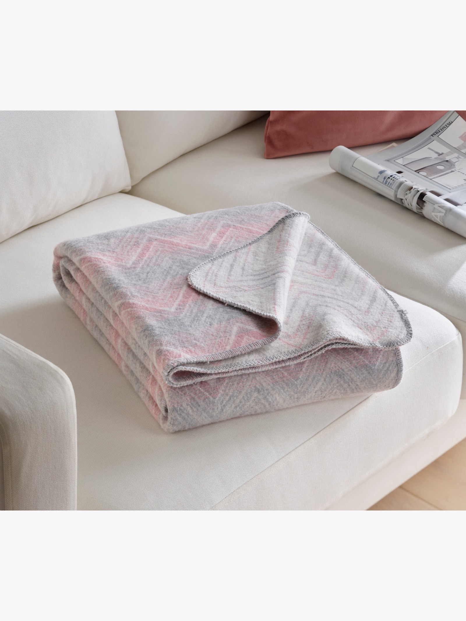 heine home Plaid mit grafischem Dessin - grau-rosé