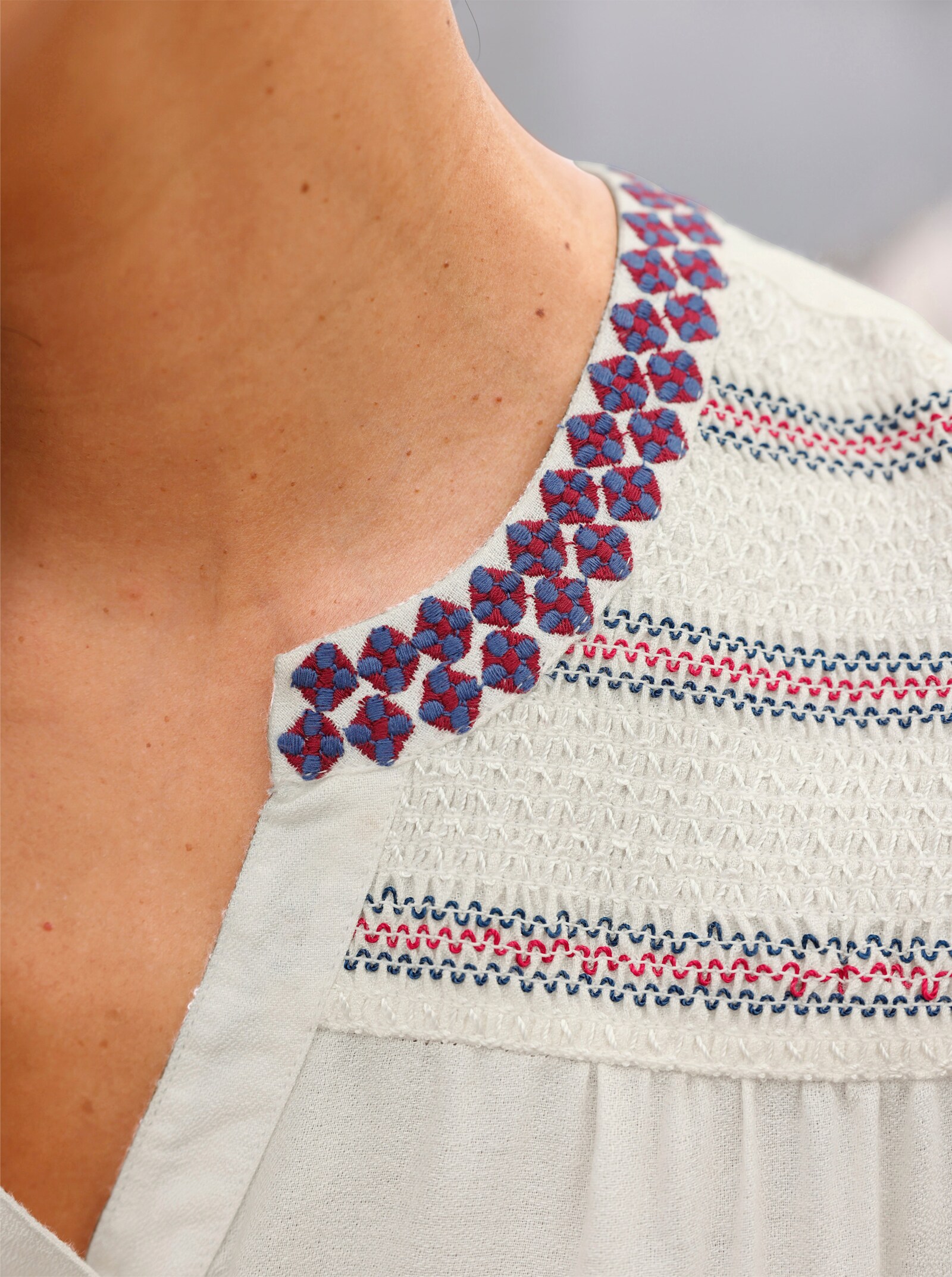 Tuniek met gesmokte delen - ecru