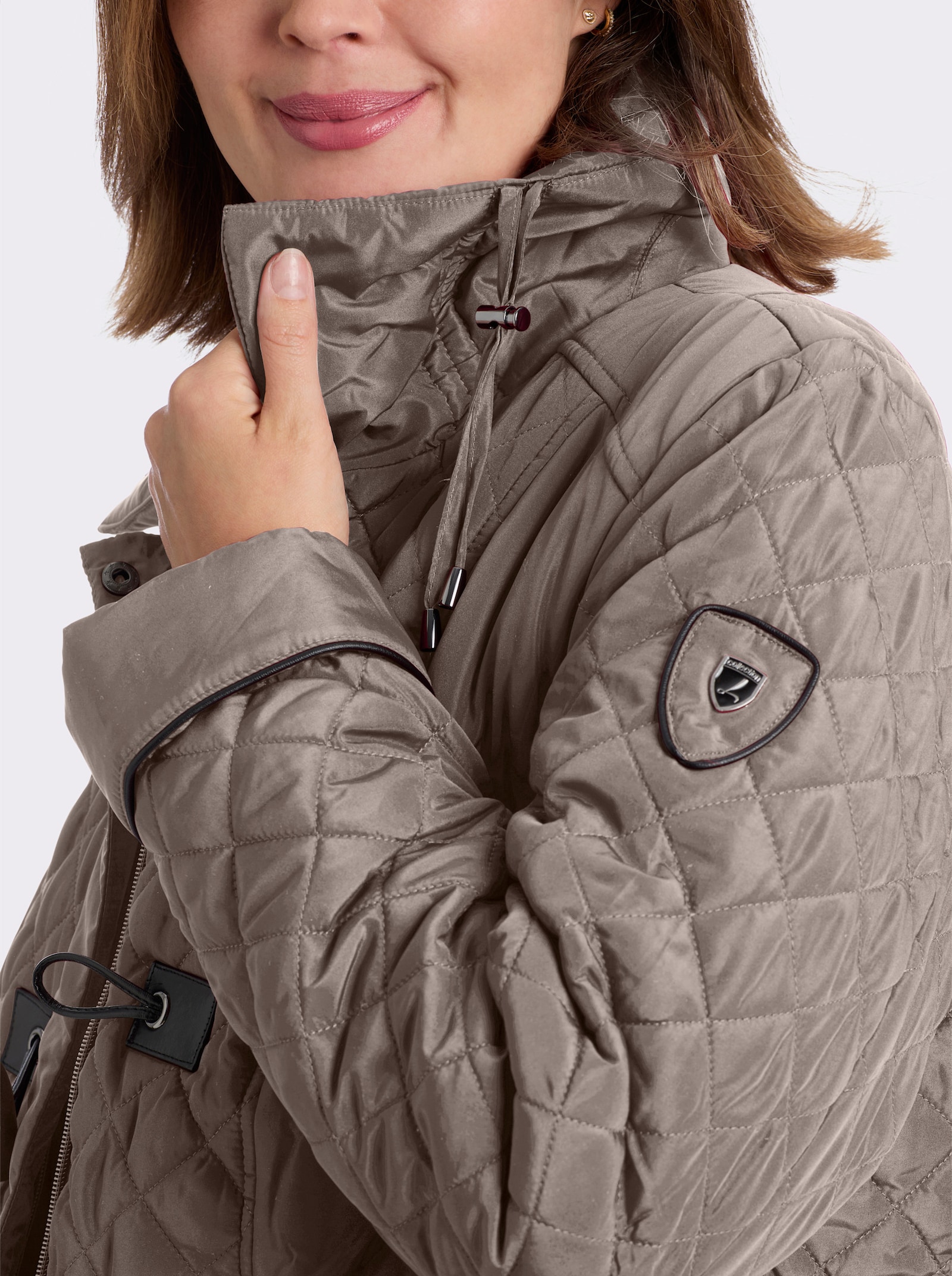 Steppjacke mit aufgesetzten Pattentaschen - taupe