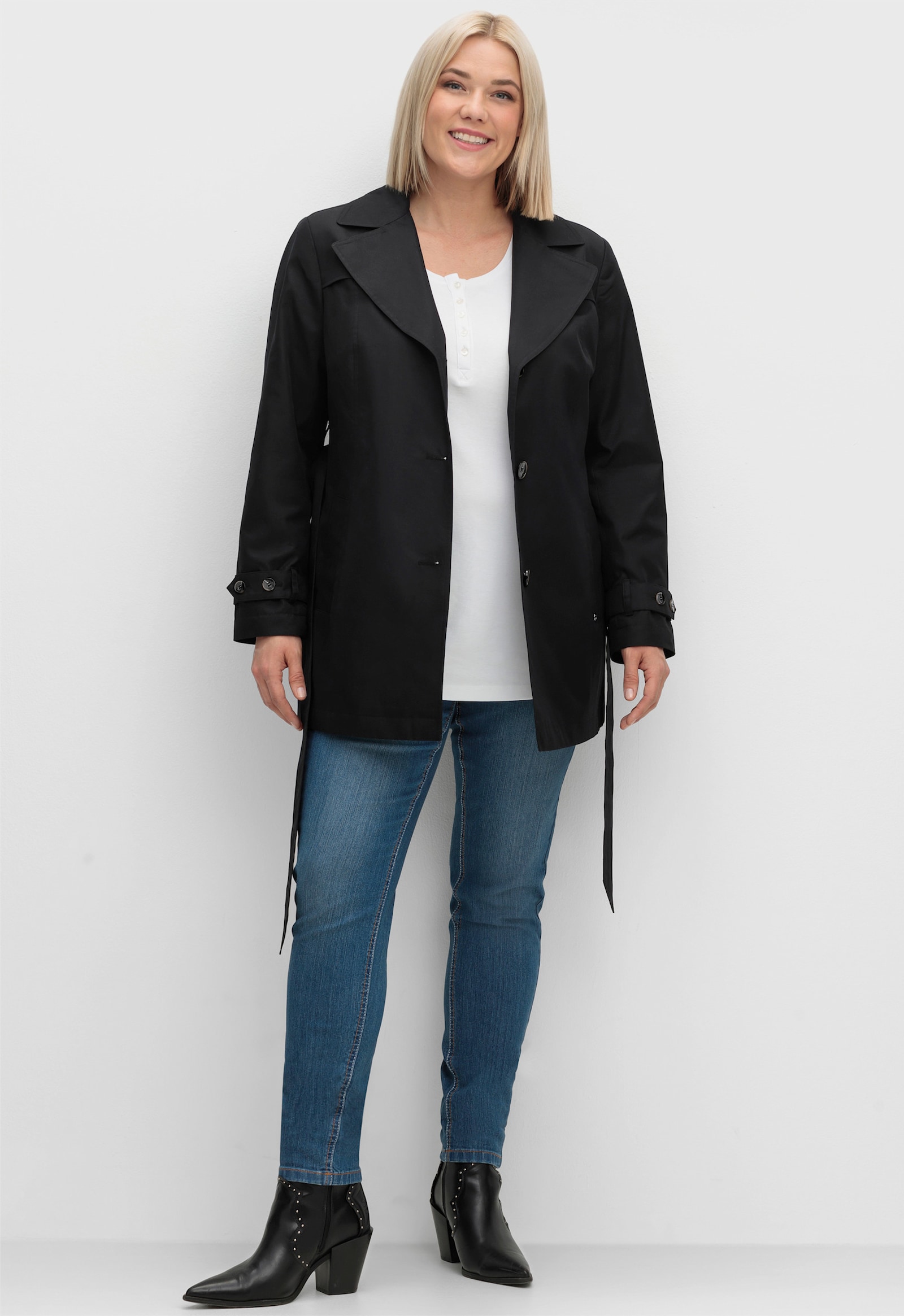 sheego Trenchcoat in kurzer Form, wasserabweisend - schwarz