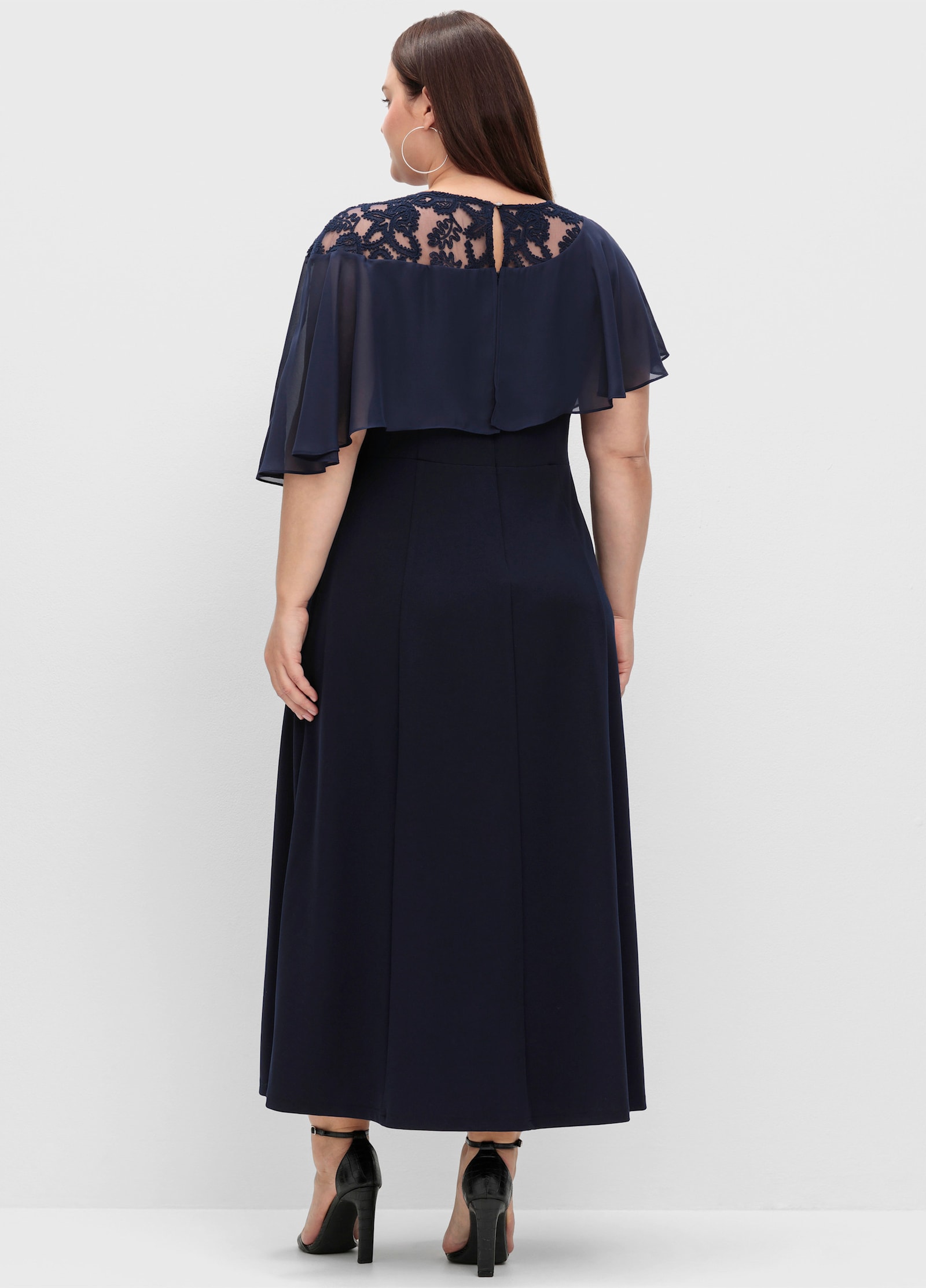sheego Abendkleid mit Chiffon-Cape - marine