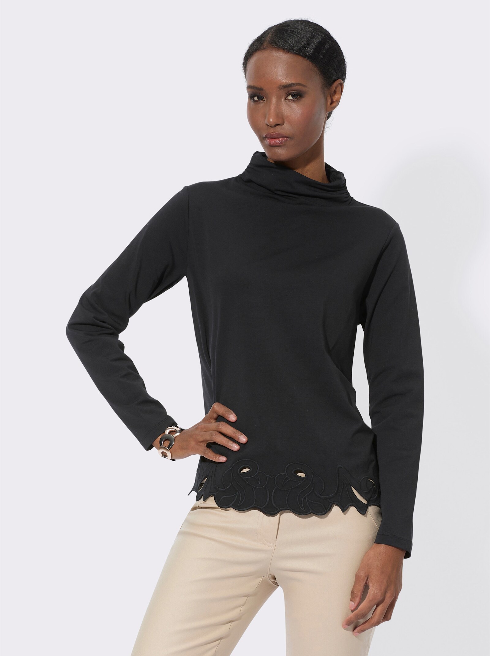 Langarmshirt mit Spitze am Saum - schwarz