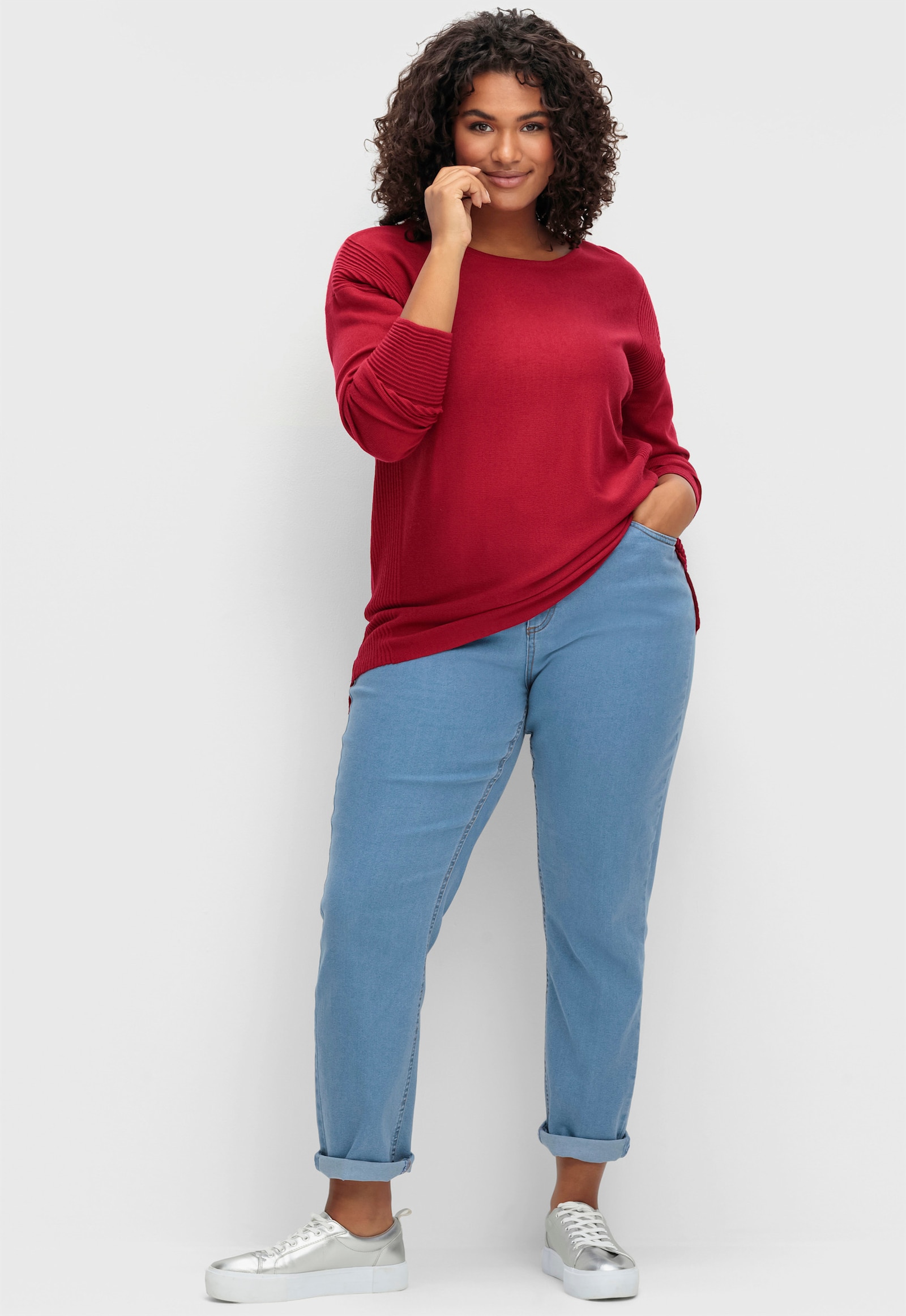 Rundhalspullover mit Ripp-Details - rot