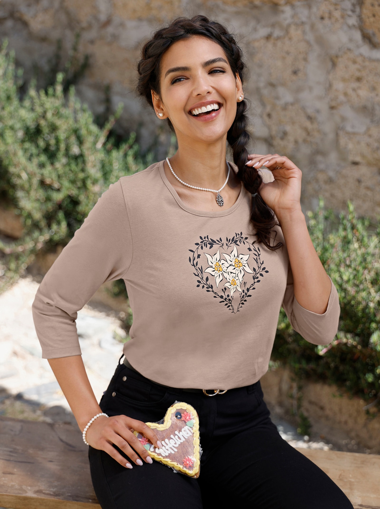 Shirt met 3/4-mouwen en hartmotief - sesam/champagne