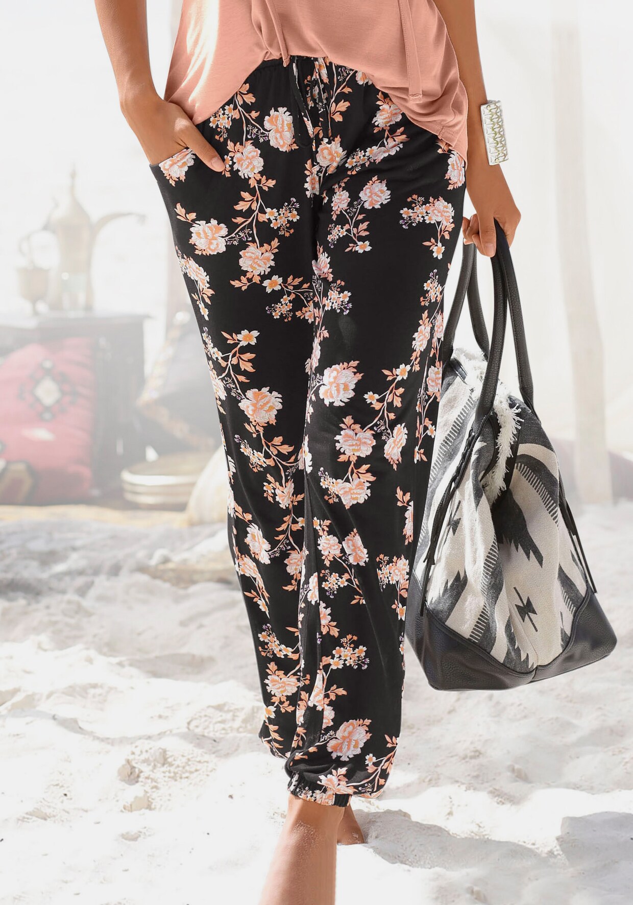 LASCANA Strandhose - schwarz-orange-bedruckt