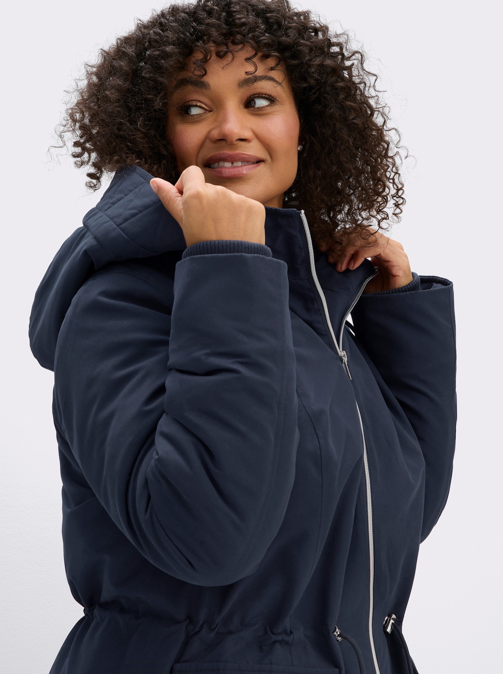 sheego Parka in wärmender Qualität - tiefblau