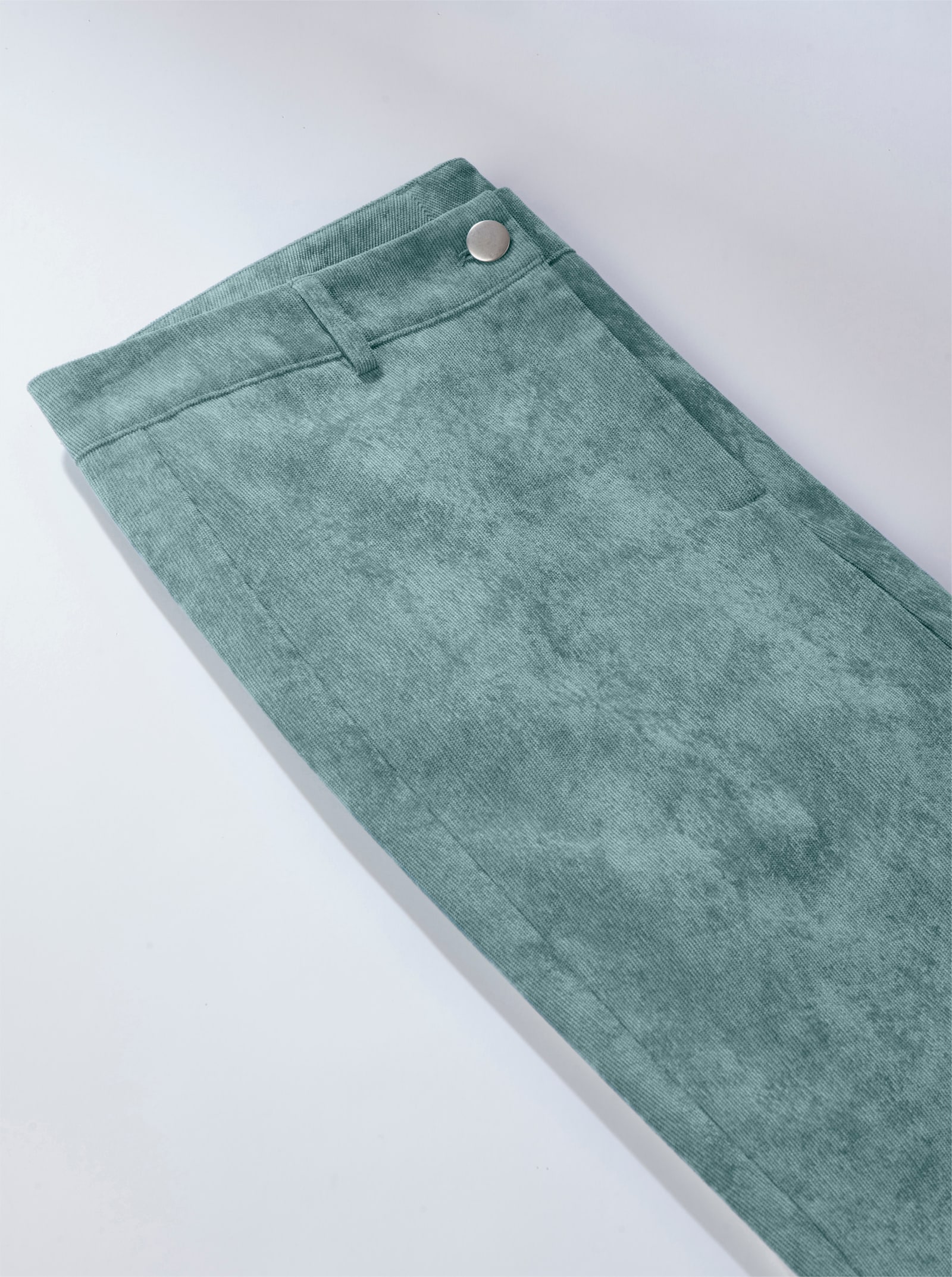 Cordhose in ausgestellter Form - jade