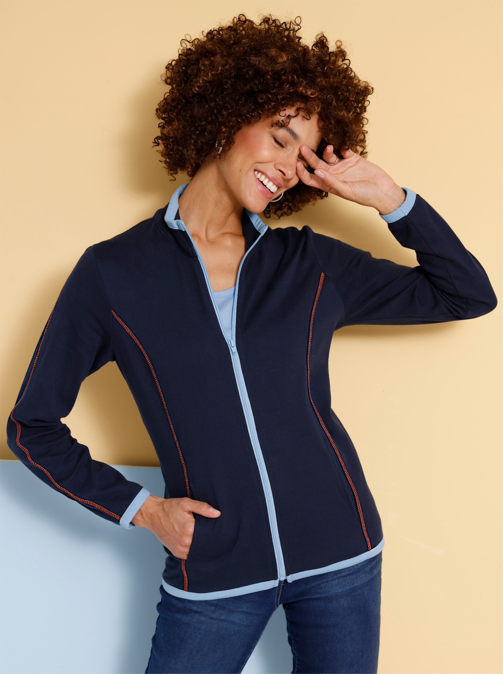 Mikina s kontrastními detaily - námořnická modrá