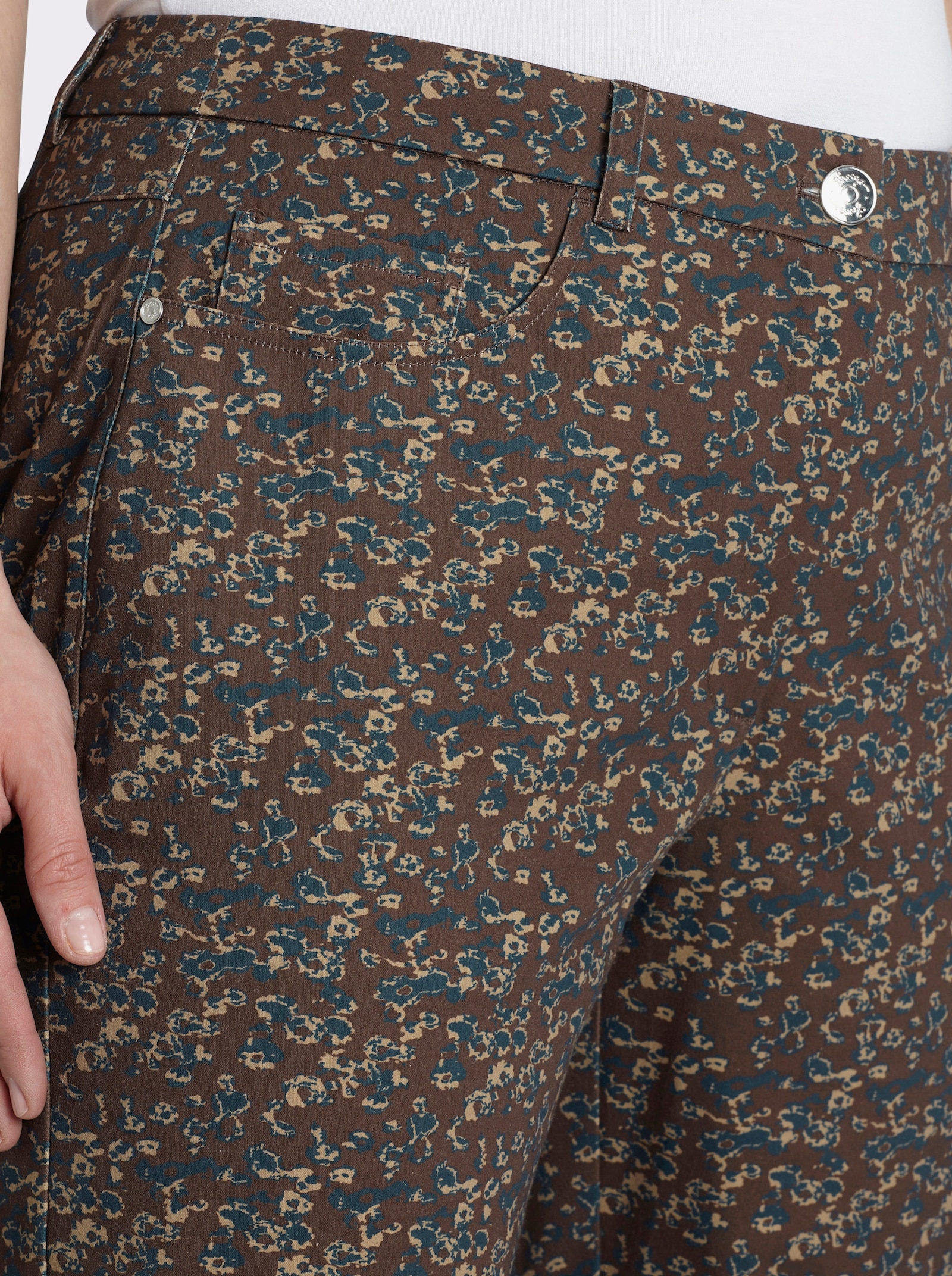 sheego Bootcuthose mit modernem Minimal-Print - schoko-camel-bedruckt