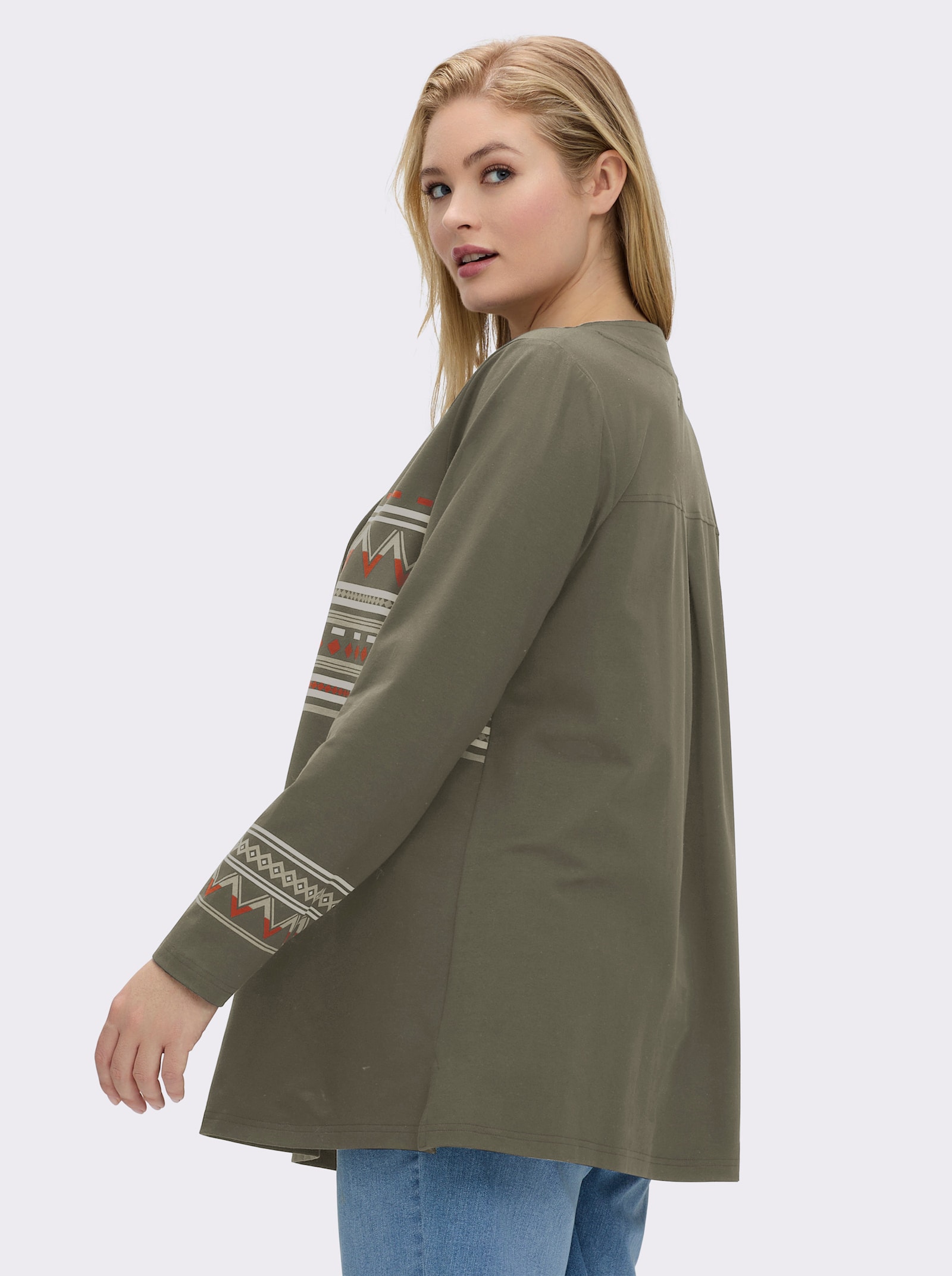 sheego Shirt mit V-Ausschnitt und Ethno-Details - khaki-beige-bedruckt