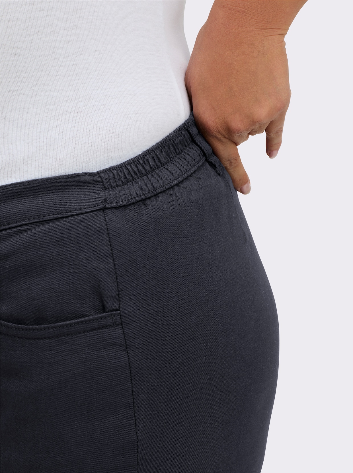 Jeans mit Stretch-Anteil - marine