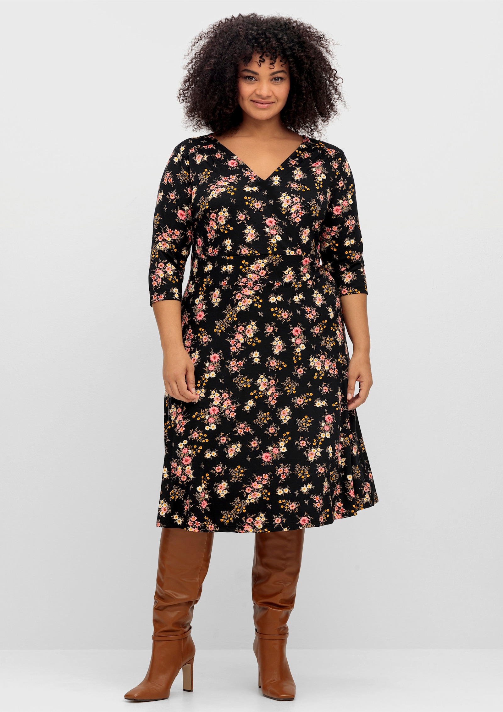 sheego by Joe Browns Jerseykleid in kniebedeckender Länge, Viskose - schwarz-gemustert