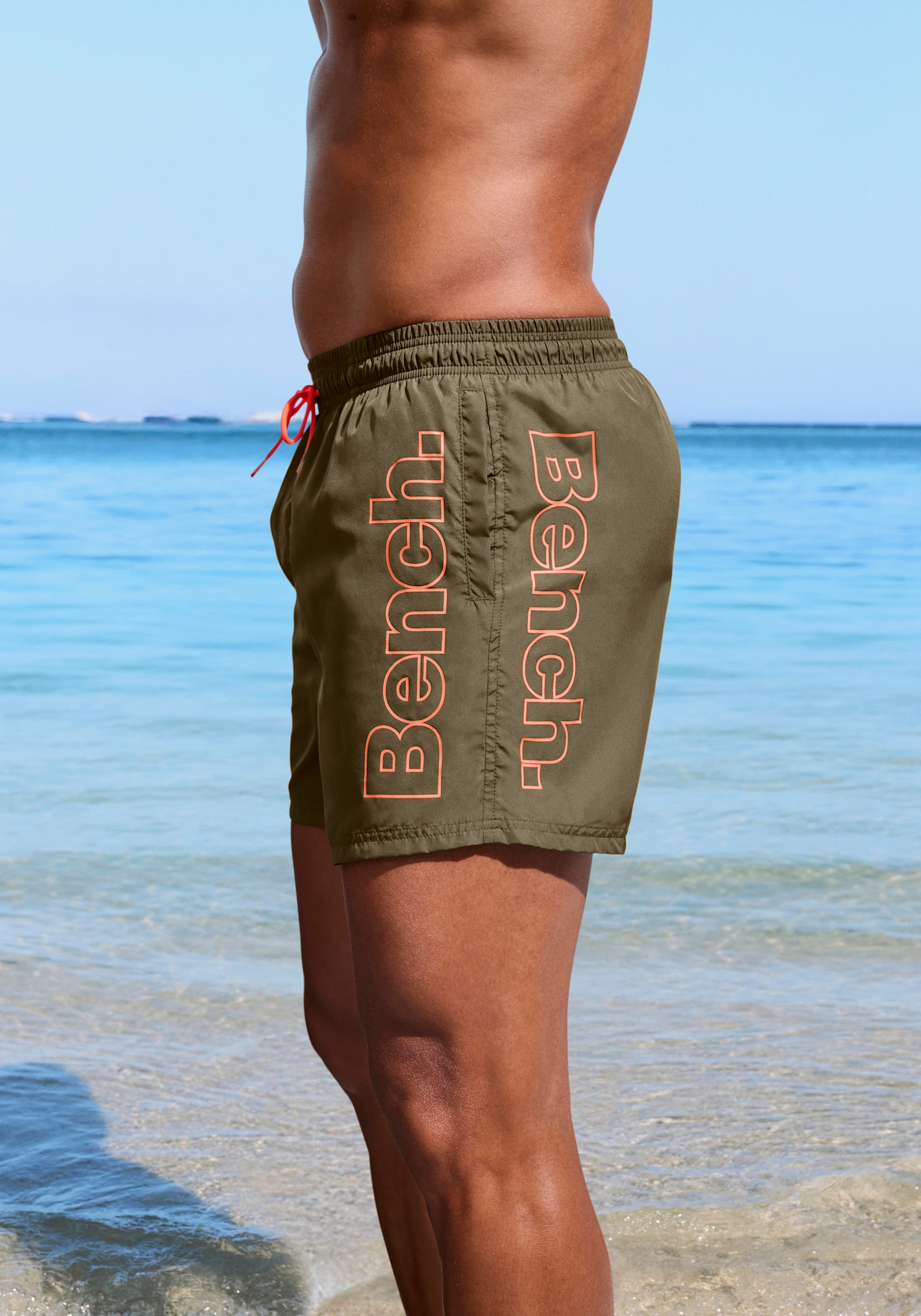 Bench. Short de bain - kaki