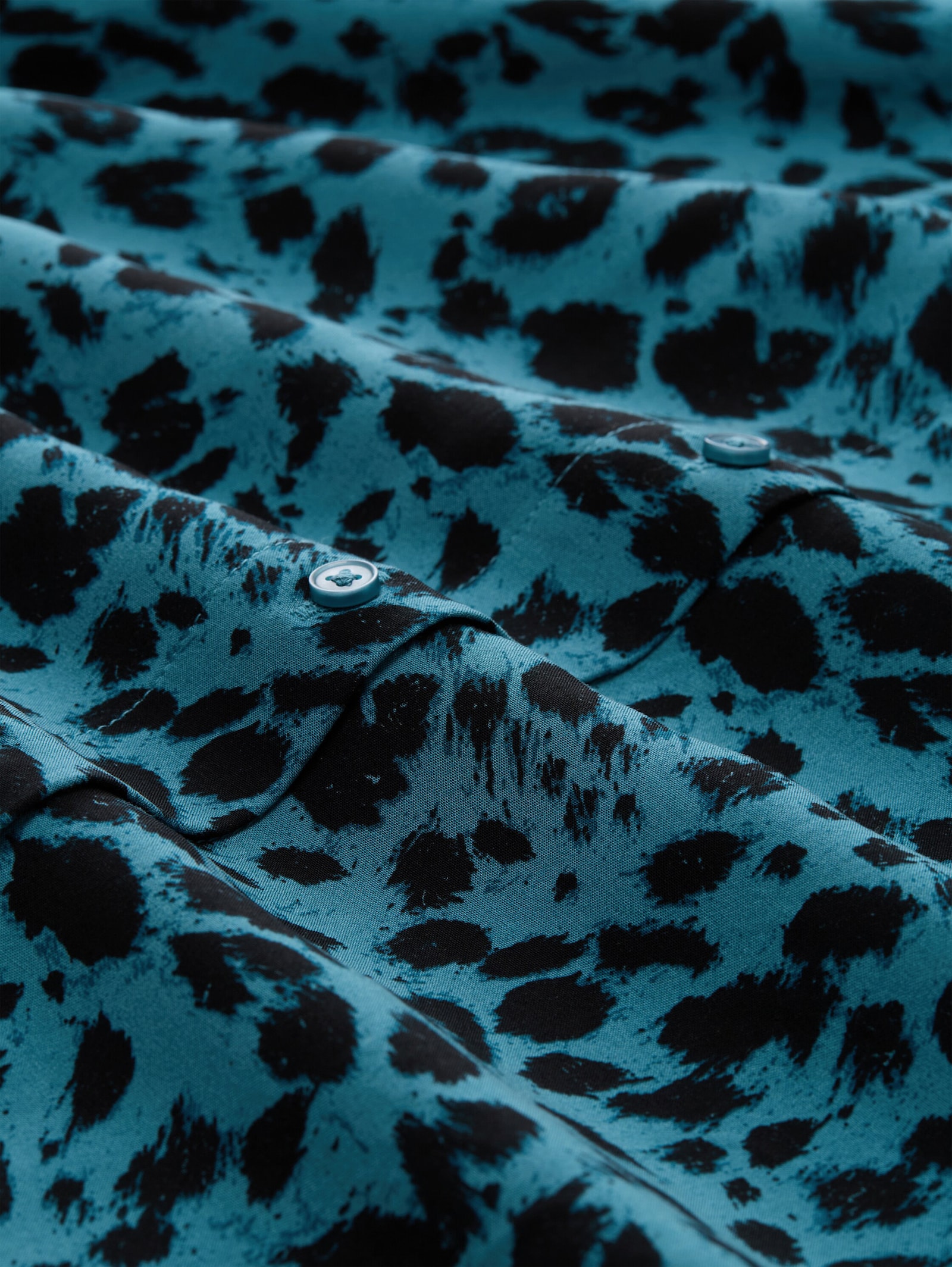 Klassische Bluse - blue black small leo print