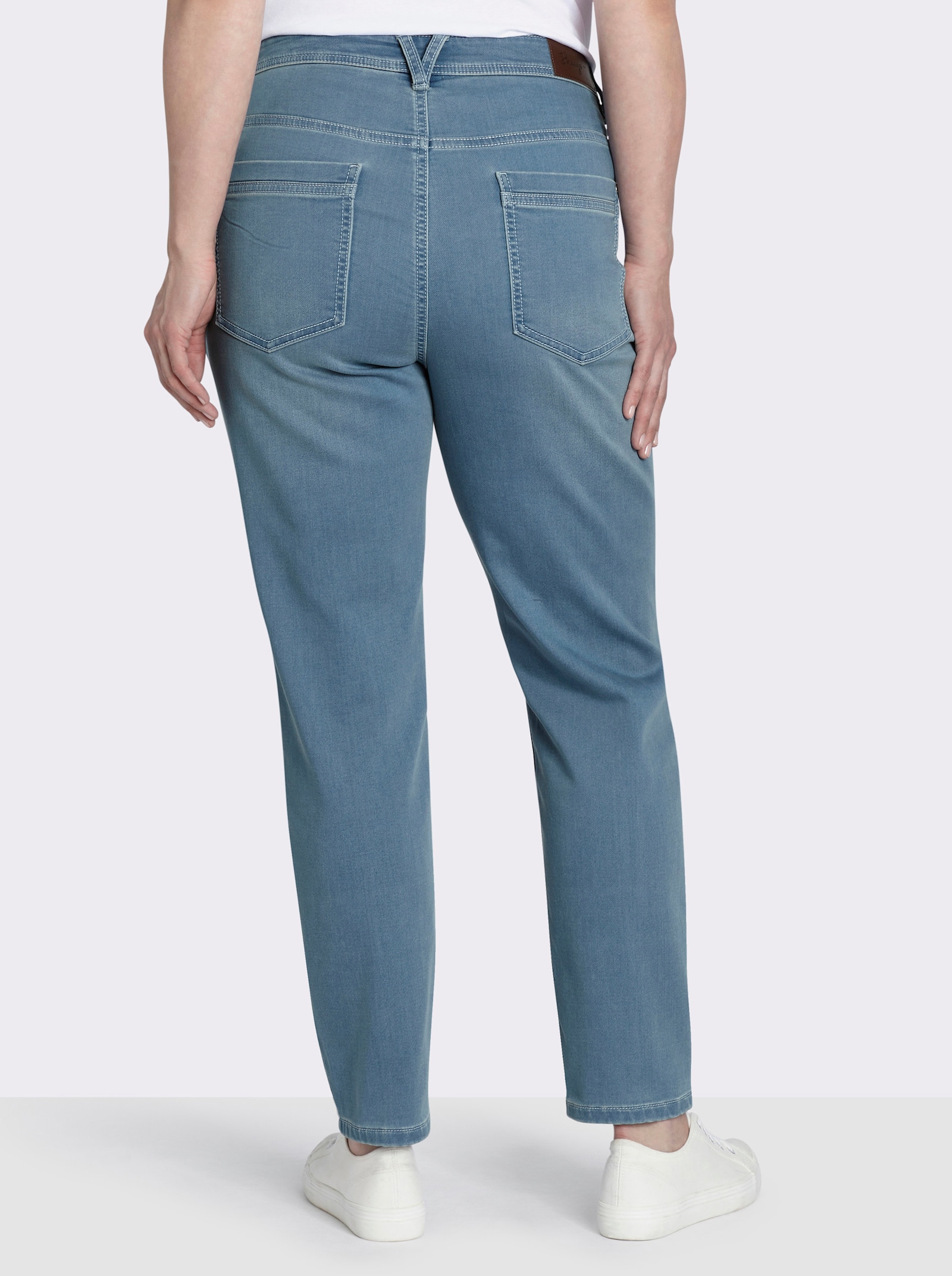 sheego Skinny Jeans mit Push-up-Abnähern - blue-bleached