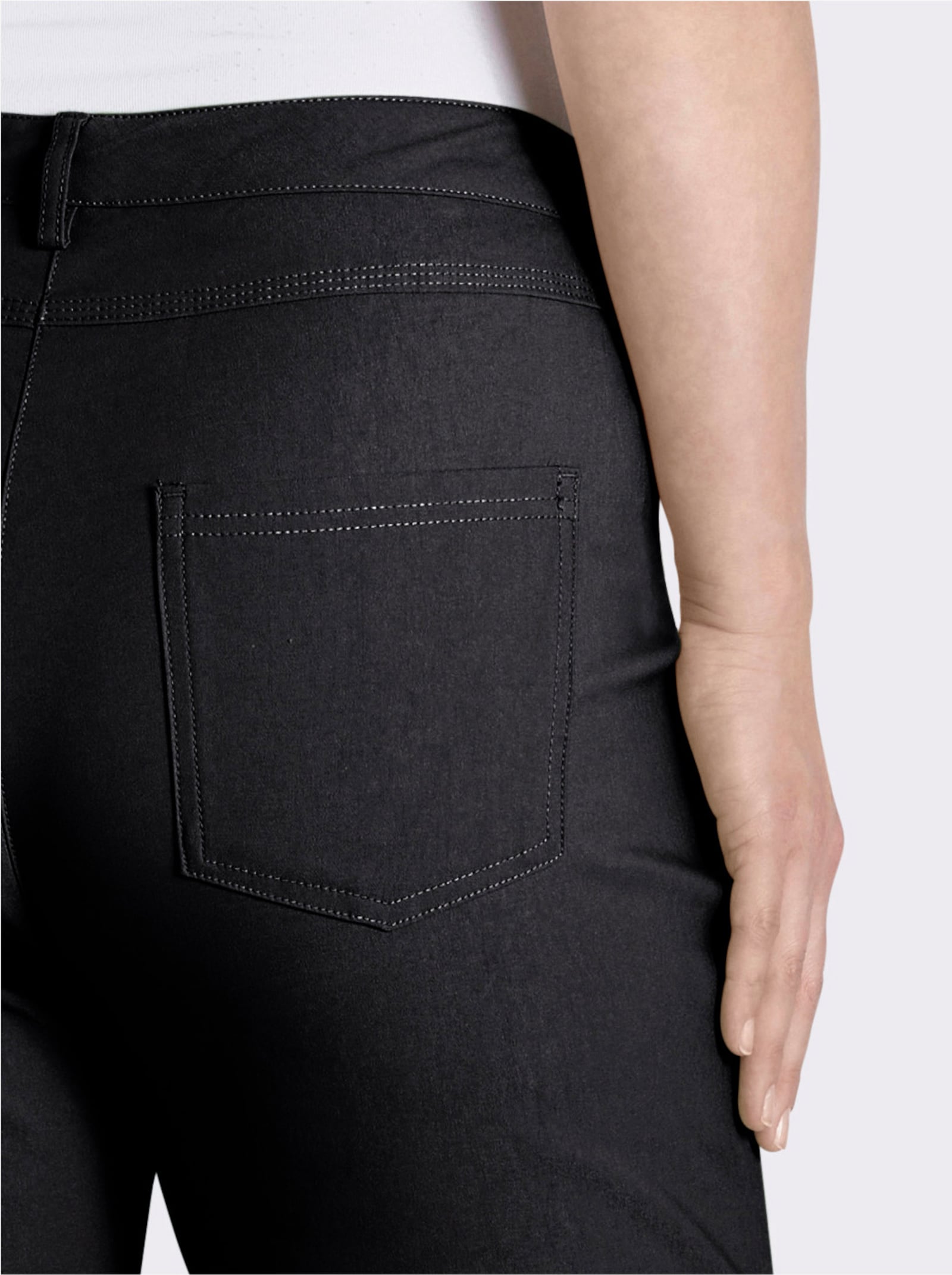 Bengalinhose mit aufgesetzten Gesäßtaschen - schwarz