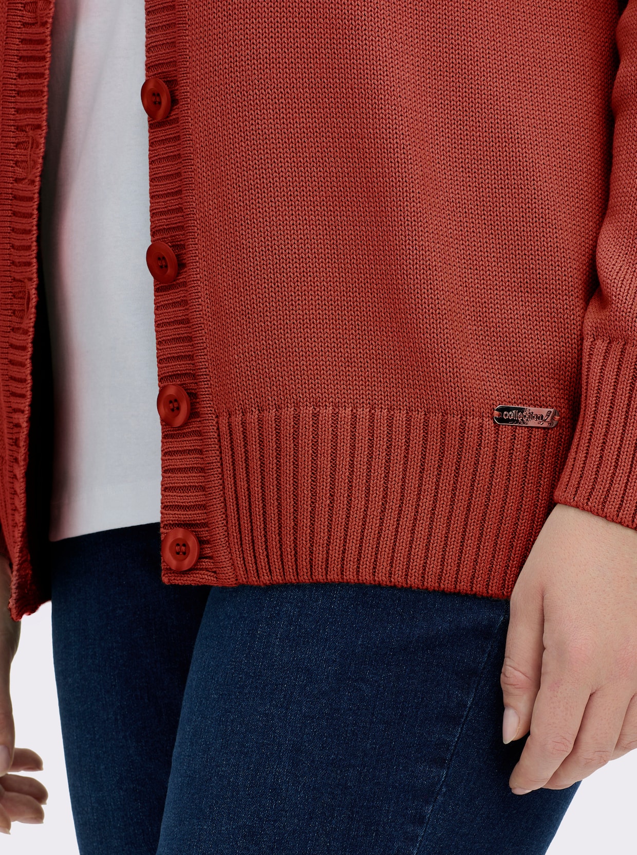 Strickjacke mit farblich abgestimmten Knöpfen - rostrot