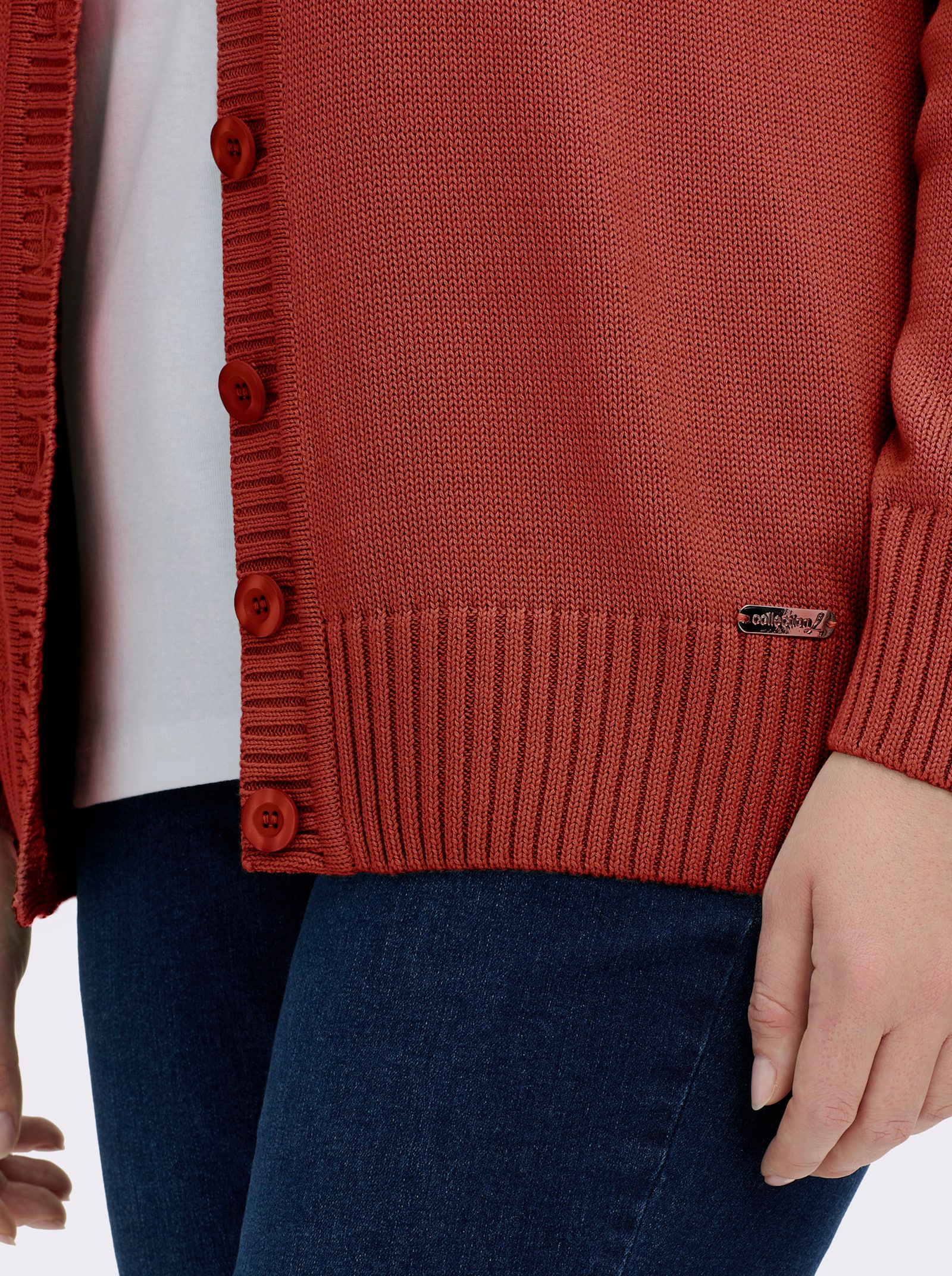 Strickjacke mit farblich abgestimmten Knöpfen - rostrot