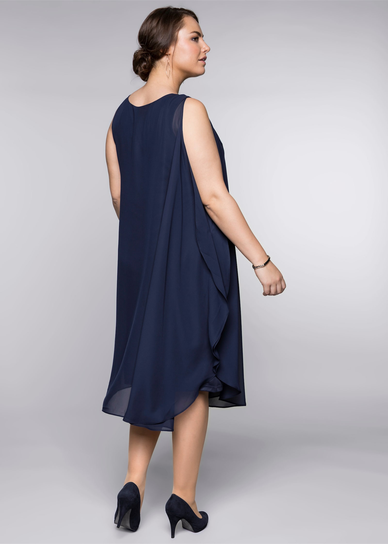 sheego Chiffonkleid in A-Linie, ärmellos - marine