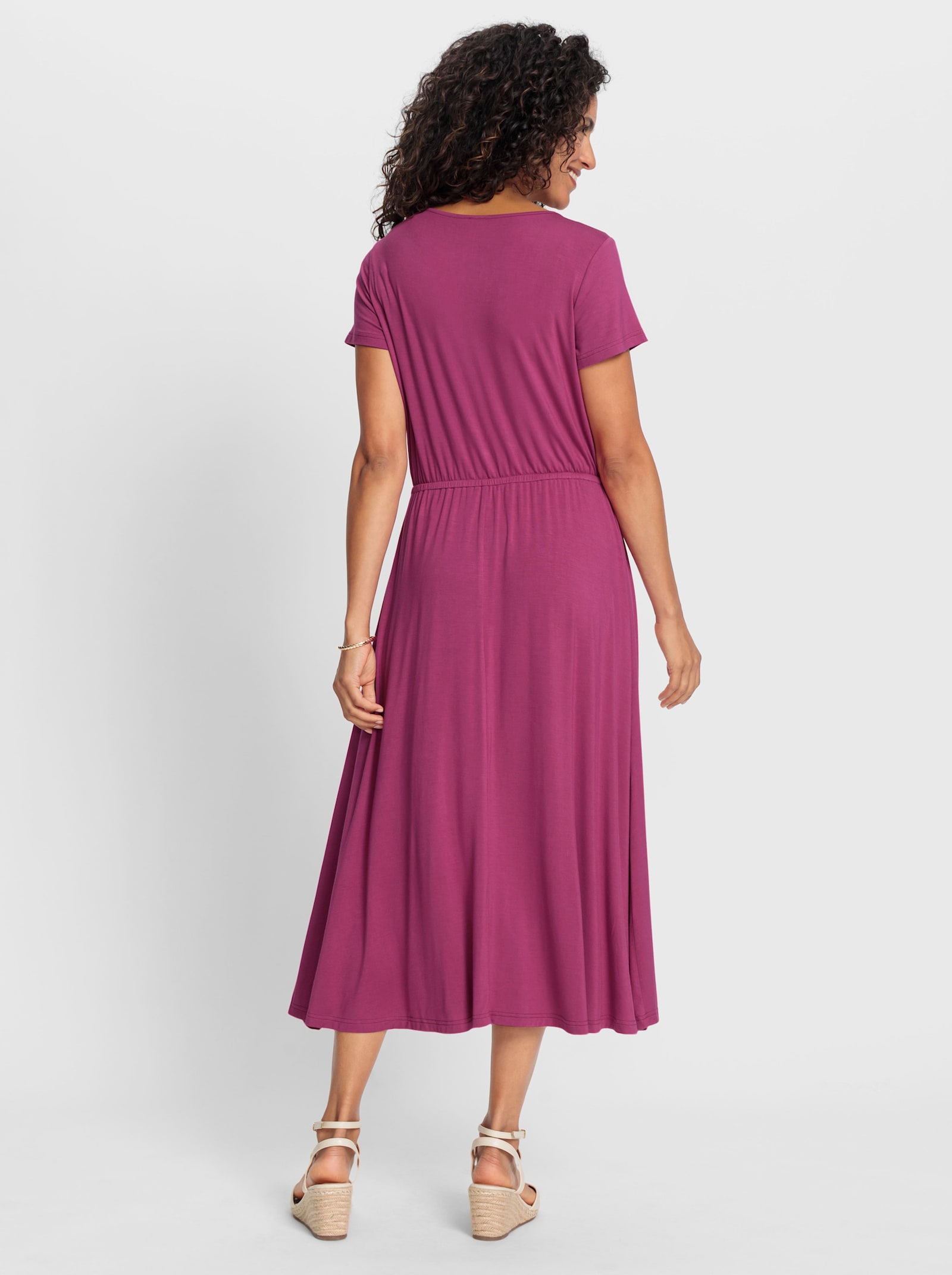 Jerseykleid in schwingender Form - erika