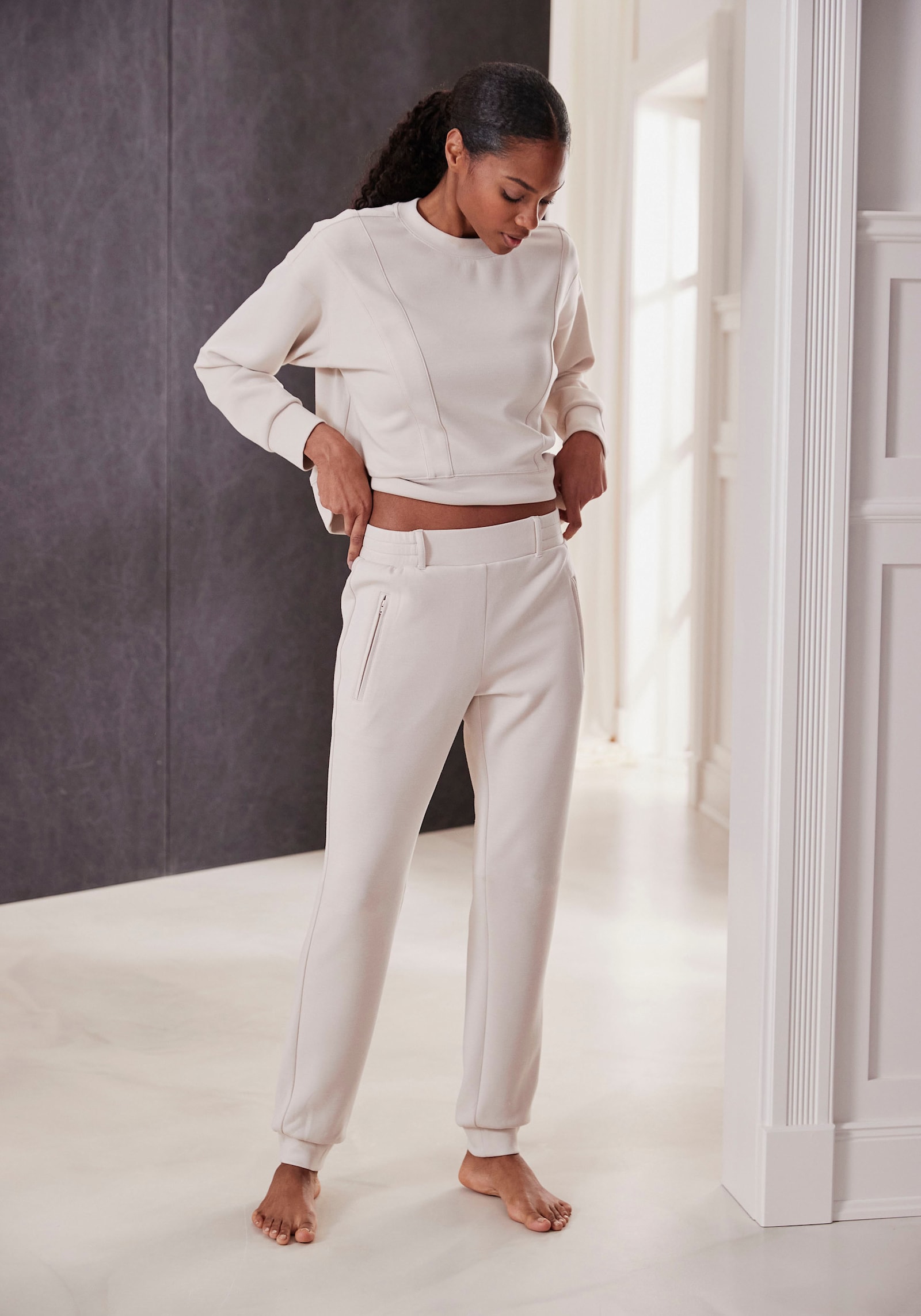 French Connection Pantalon molletonné - beige