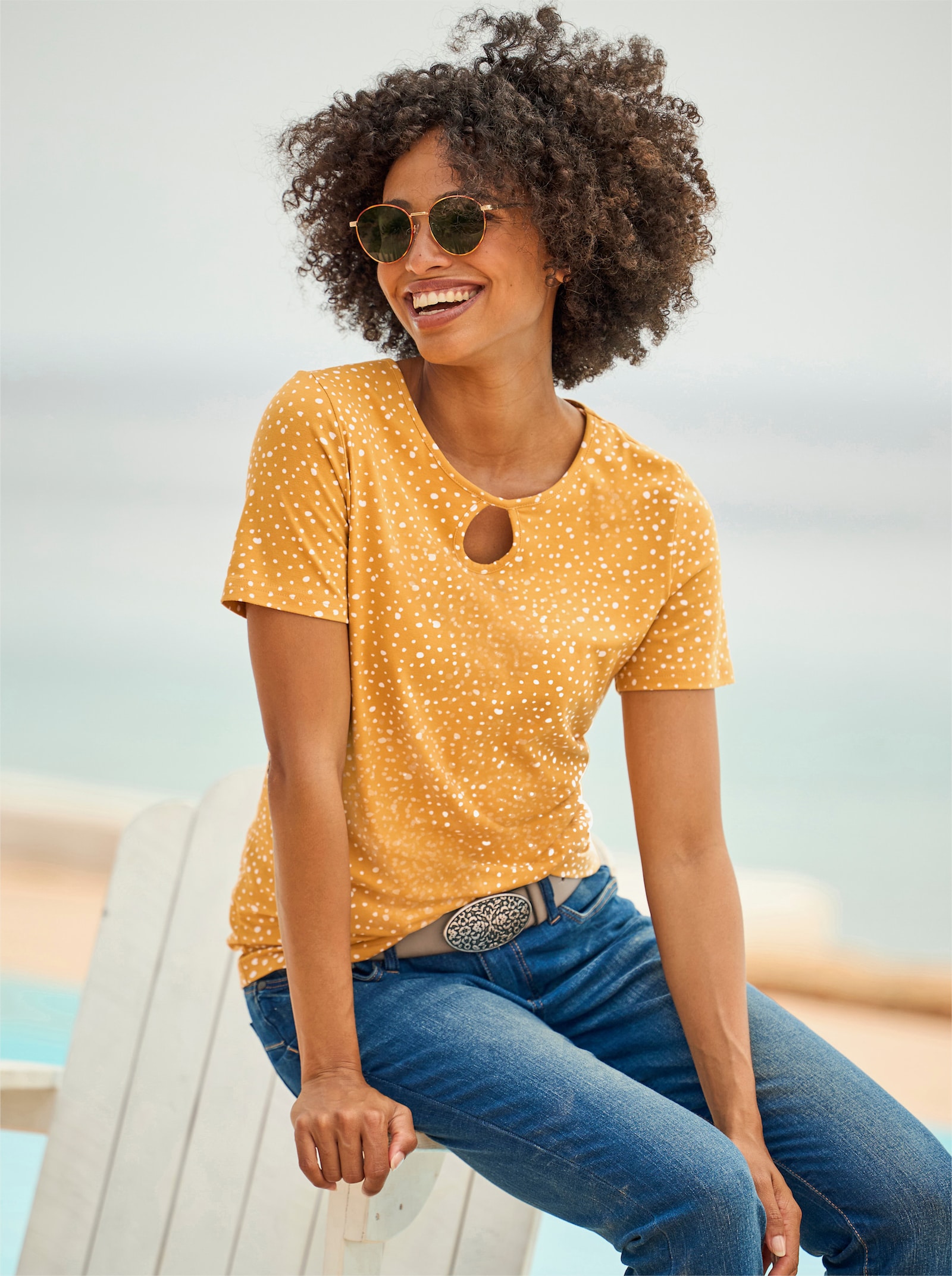 heine Print-Shirt mit Cut-out-Effekten - ocker-ecru-bedruckt