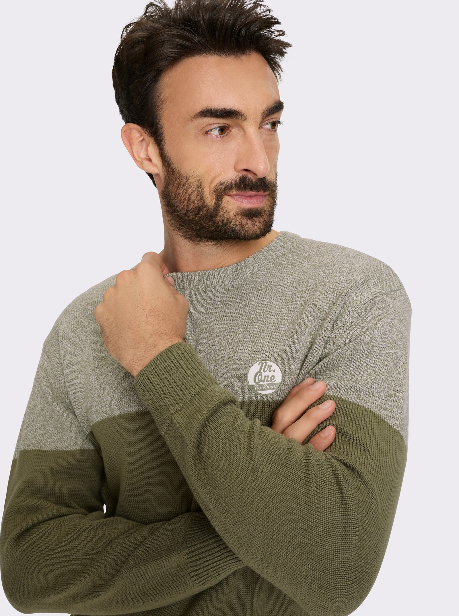 Catamaran Rundhalspullover mit Patch - khaki-meliert