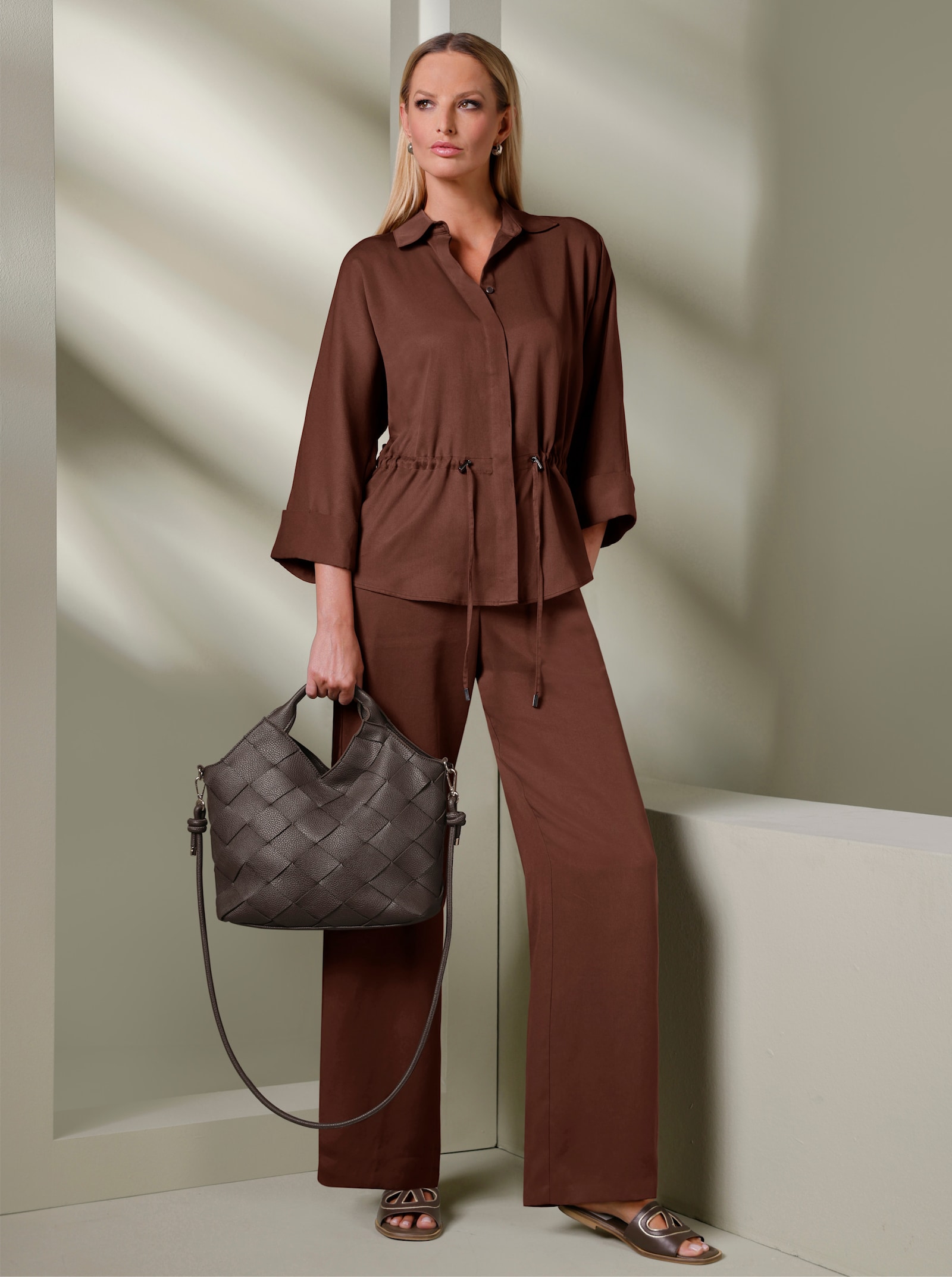 heine Hemdbluse Mit Gummizug in der Taille - schoko