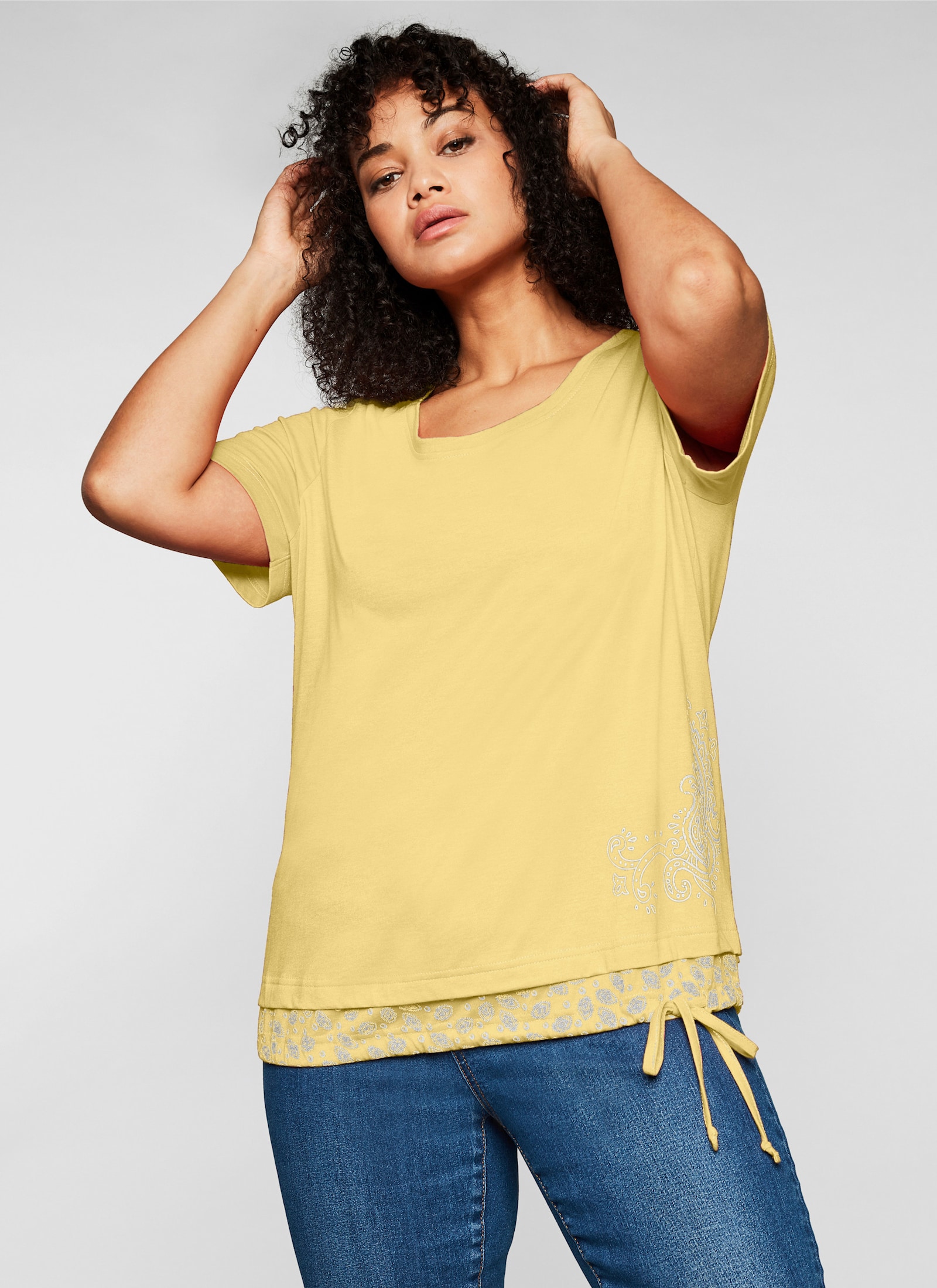 sheego Kurzarmshirt in 2-in-1-Optik - limone