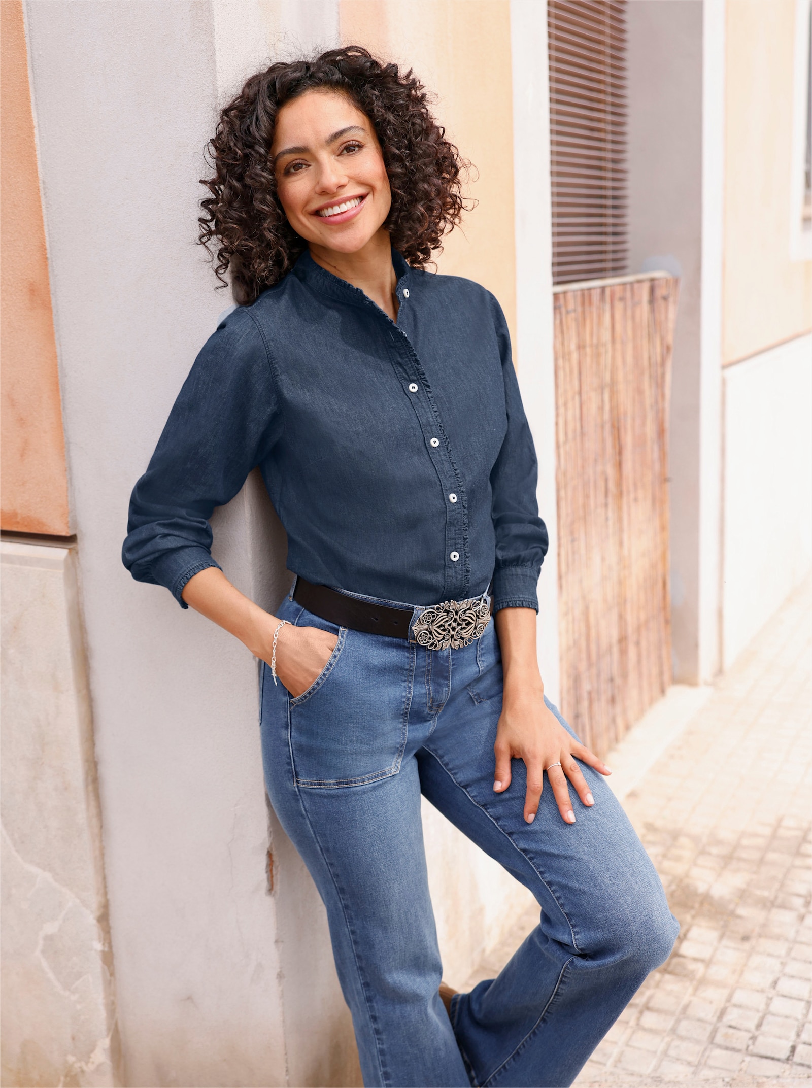 Jeansbluse mit Rüschen-Verzierung - blue-stone-washed