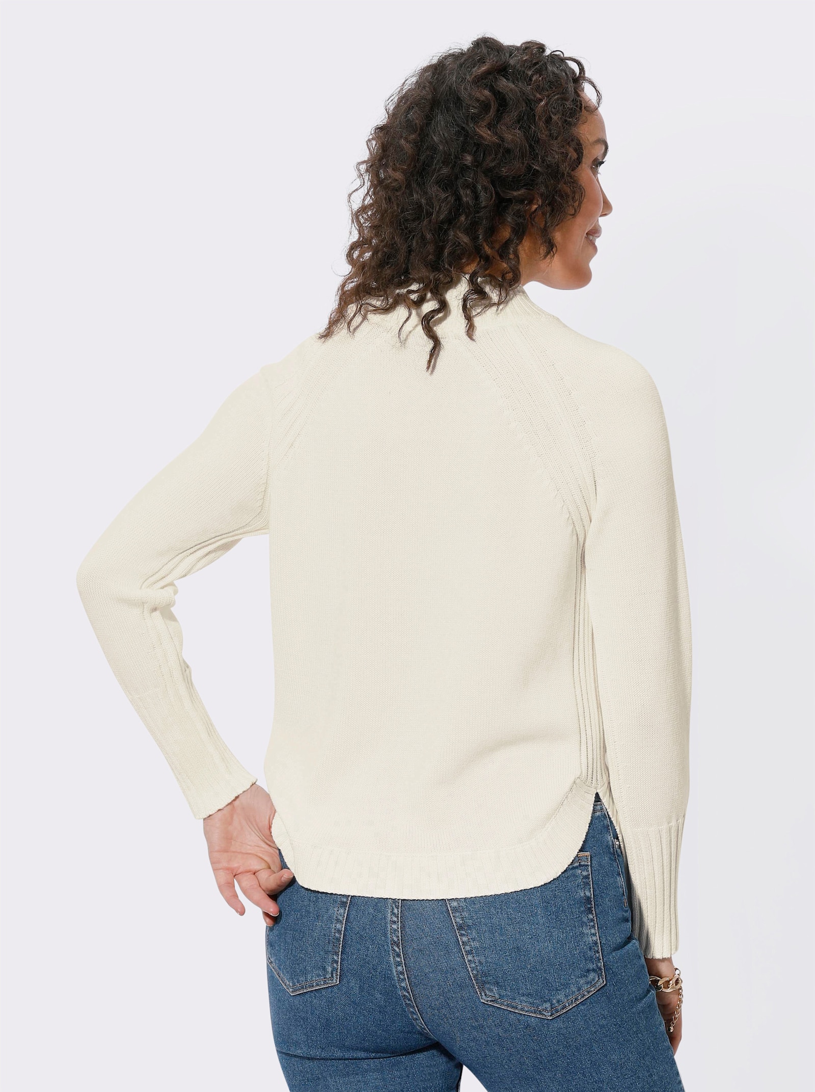 Stehkragenpullover mit abgerundetem Saum - ecru