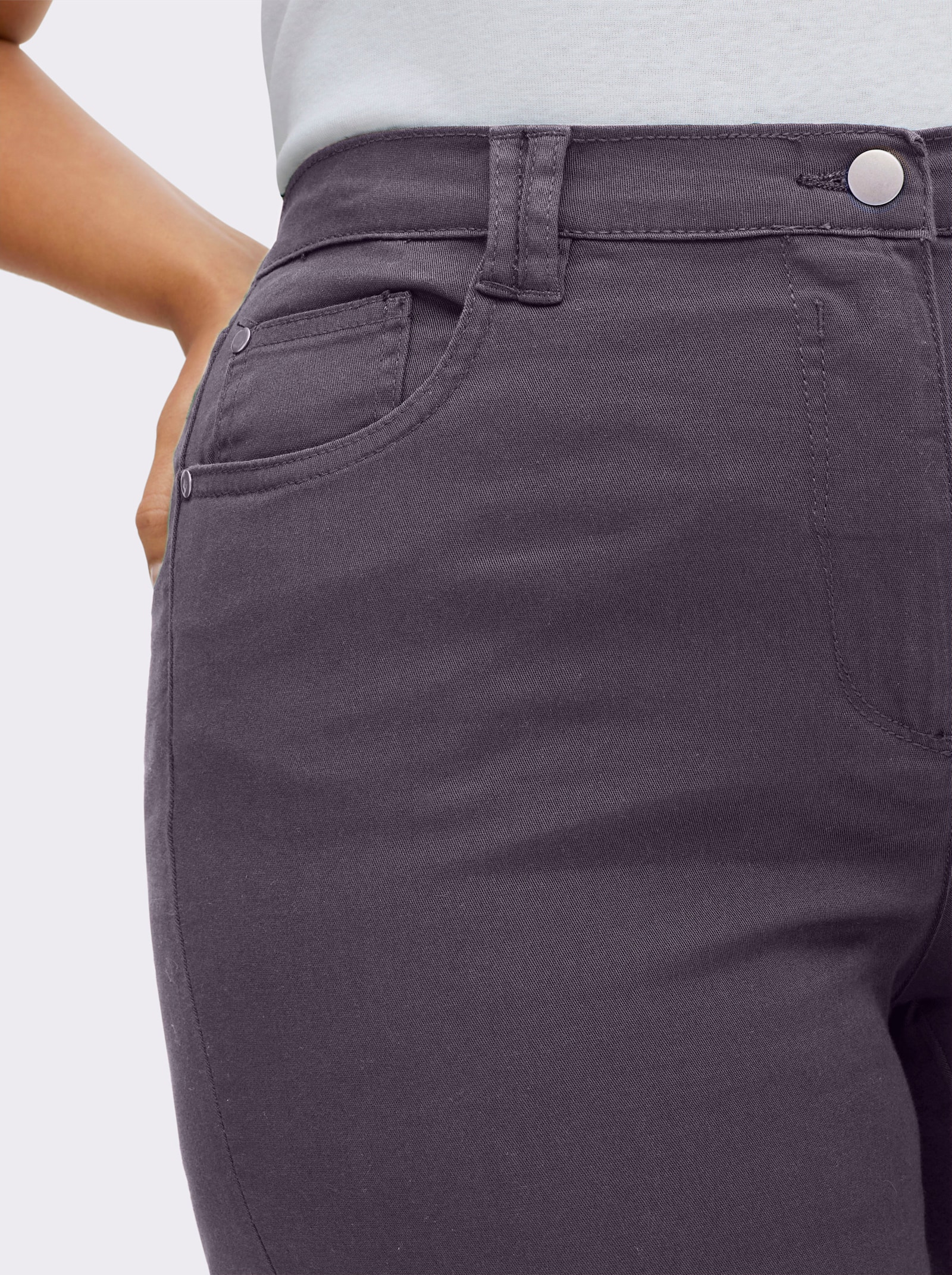 Stretch-Hose mit Nieten an den Taschen - lavendel