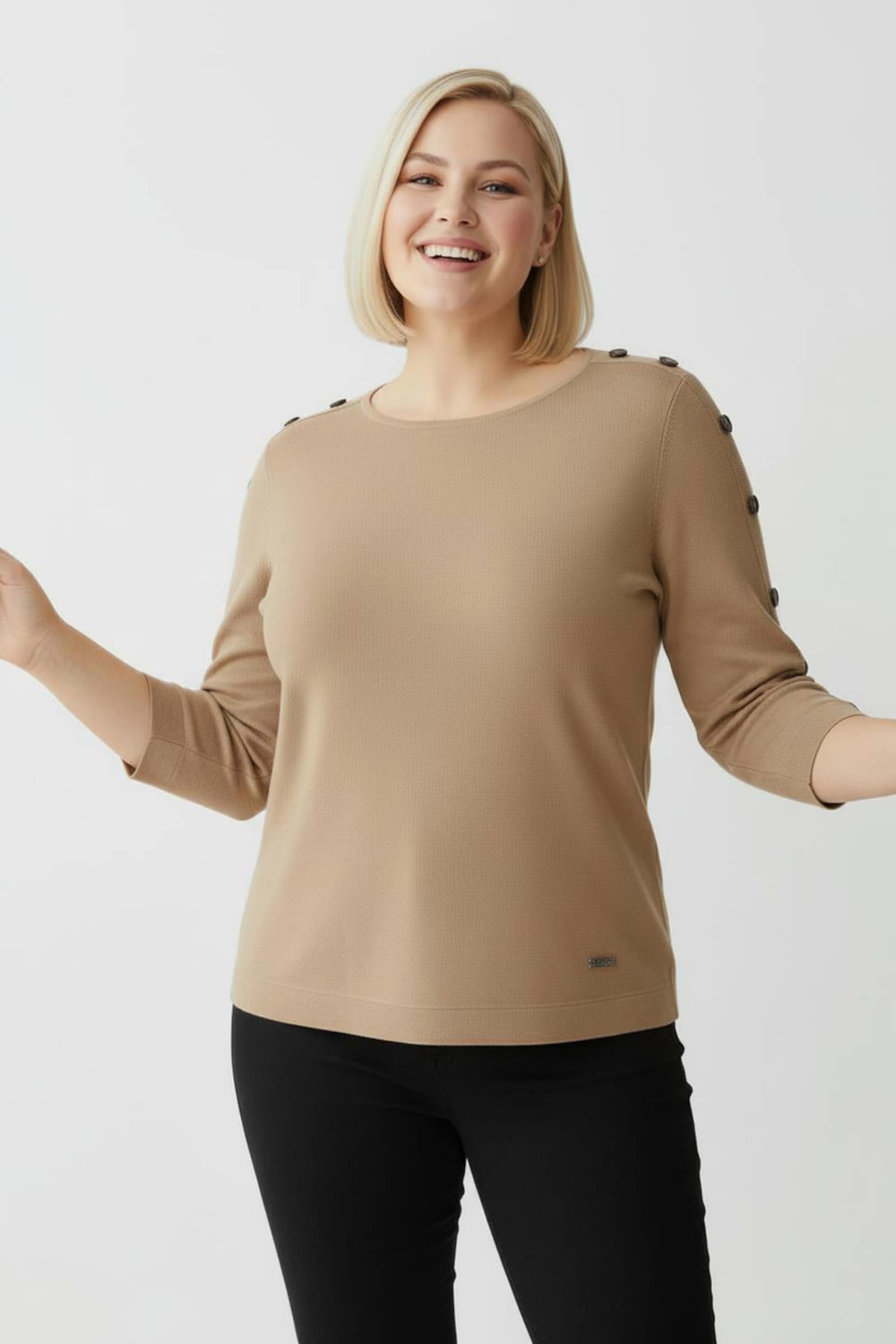 3/4 Arm-Pullover mit Zierknopf-Detail - camel