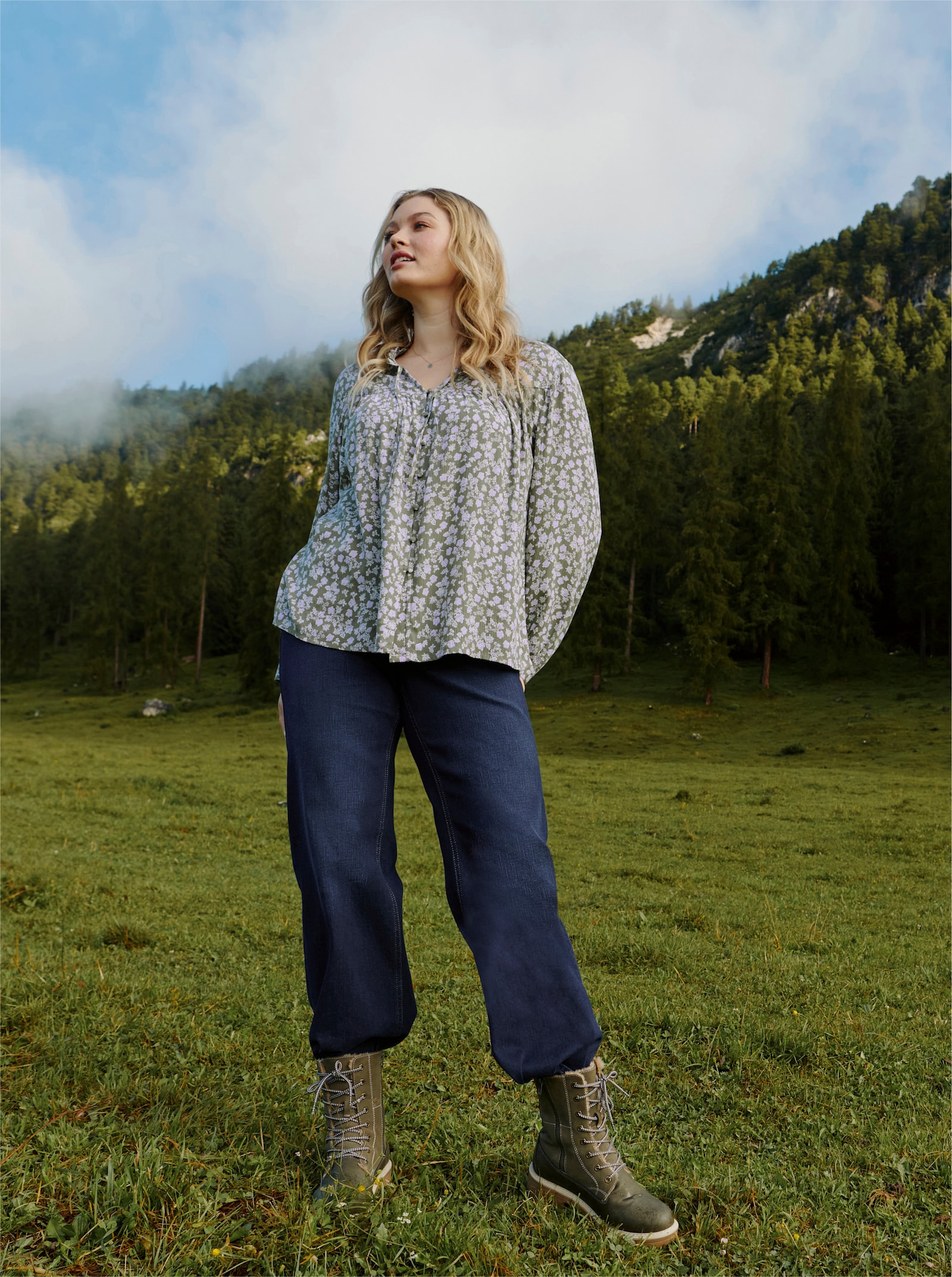 sheego Rechte jeans bij smalle taille en groot zitvlak - darkblue stone-washed