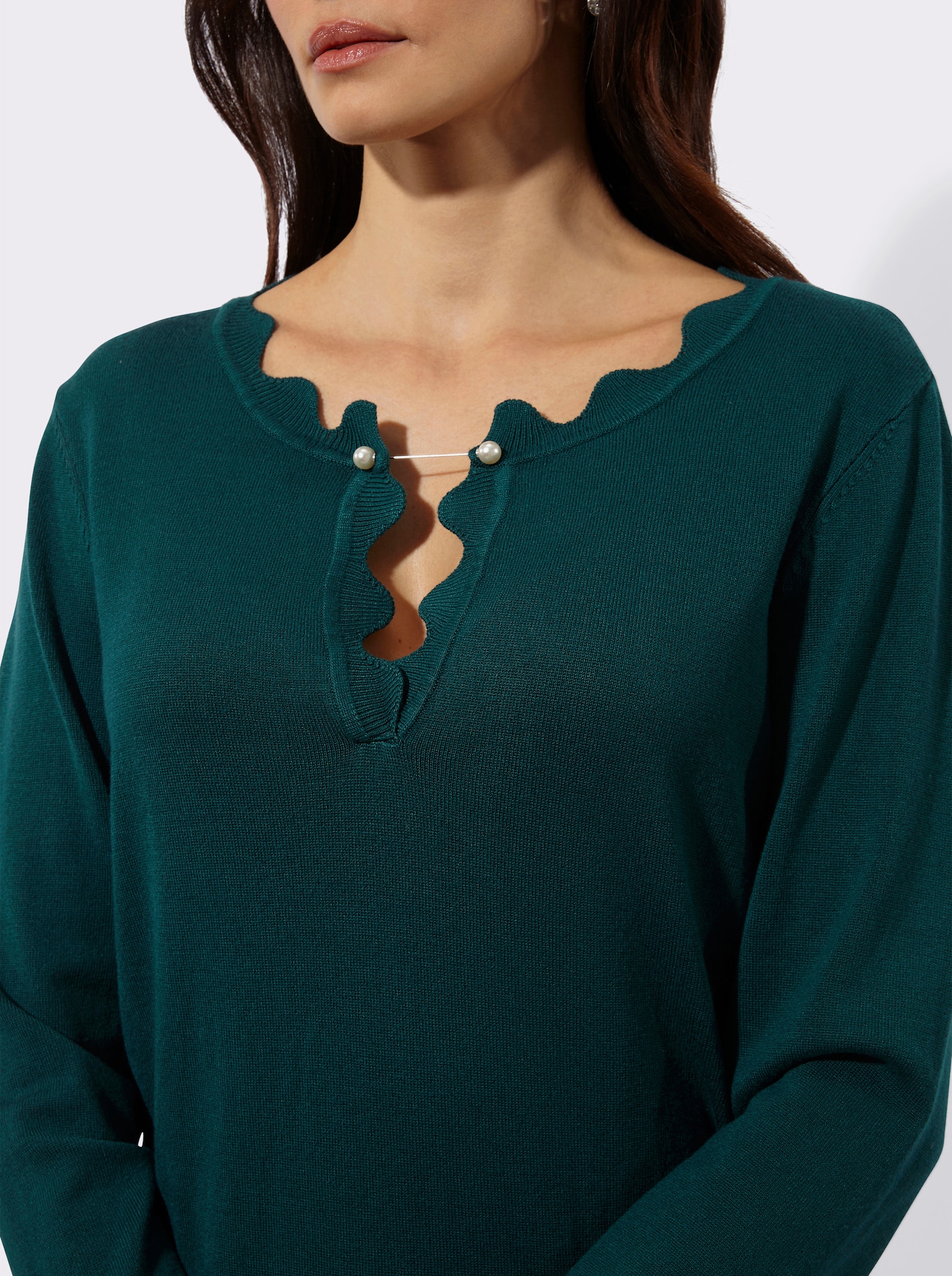 Pullover mit Zierperlen am Ausschnitt - petrol
