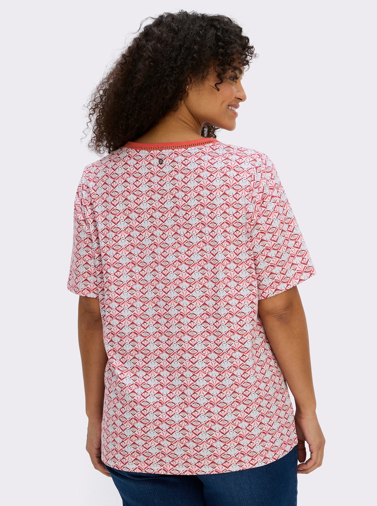 sheego V-Shirt mit Alloverdruck - koralle-bordeaux-bedruckt