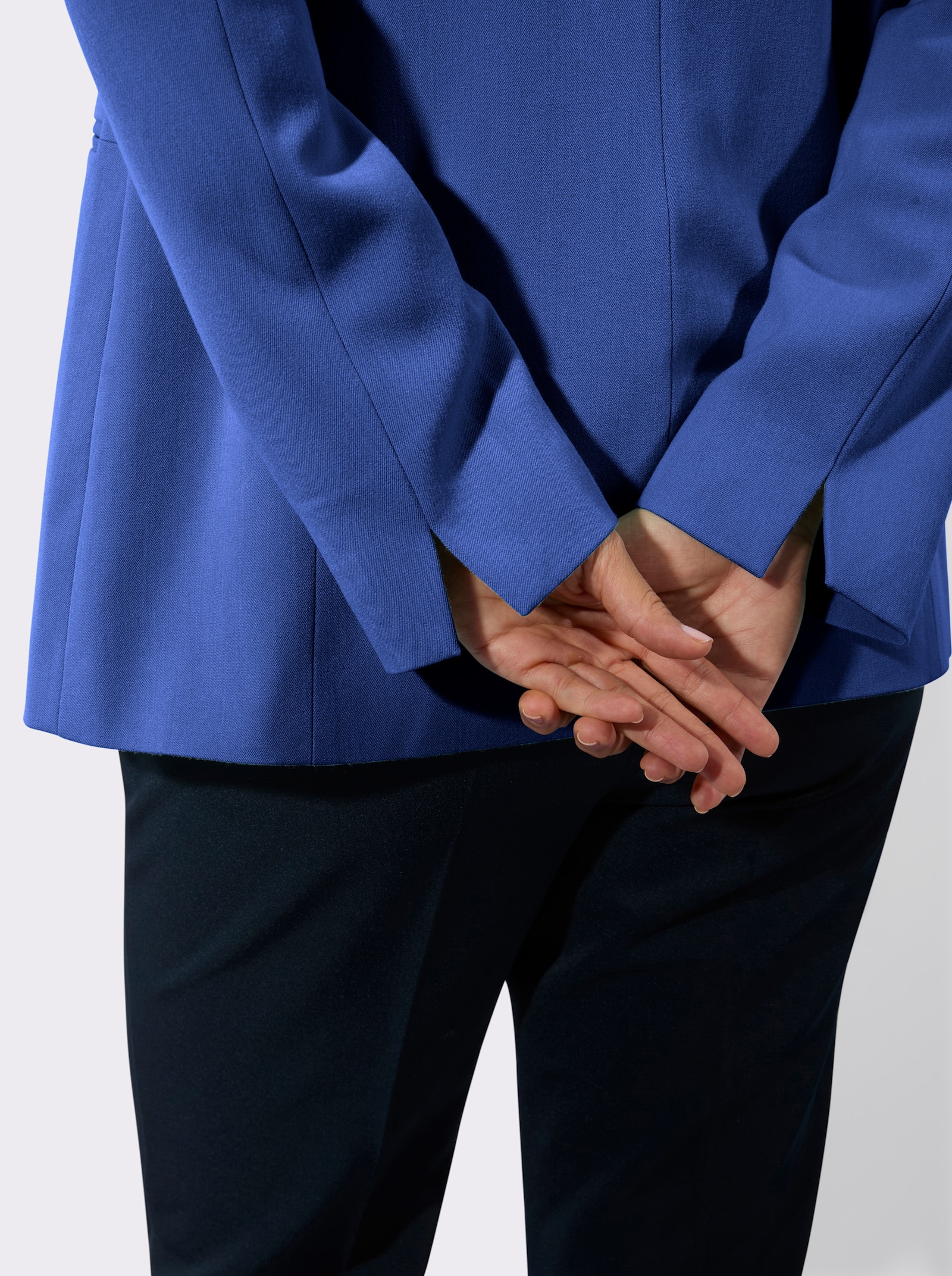 Blejzr s ramenními vycpávkami - královská modrá