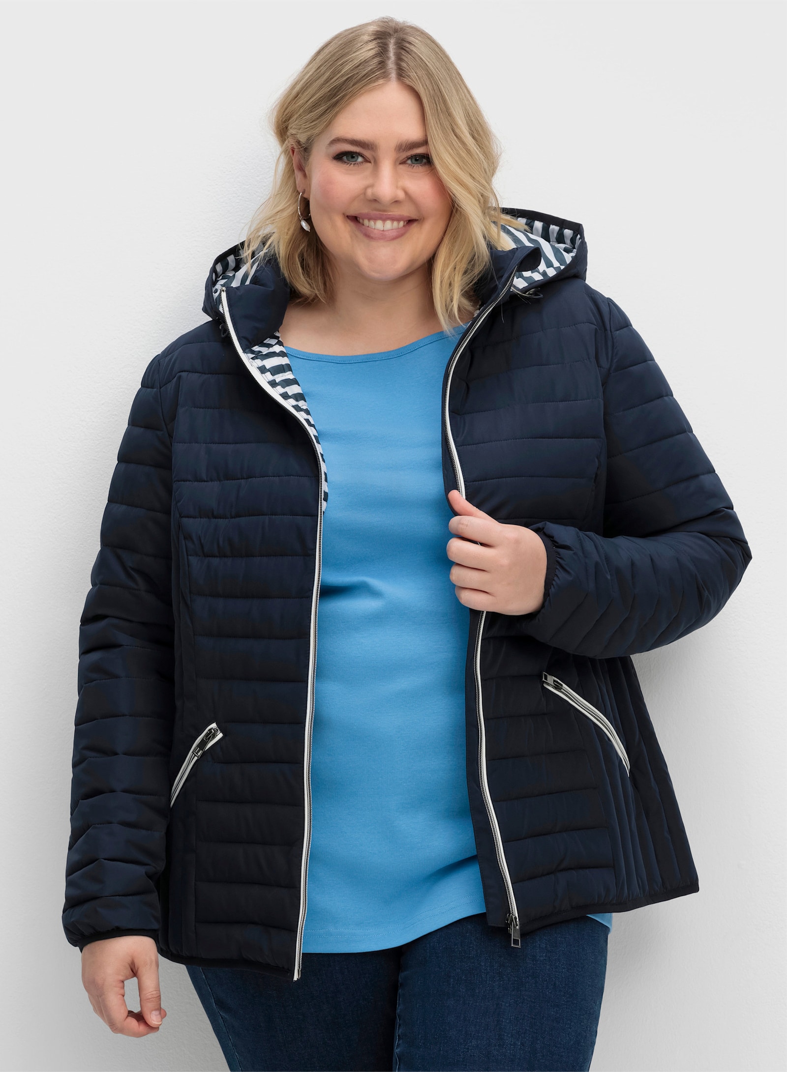 sheego Steppjacke mit gestreiftem Innenfutter - nachtblau