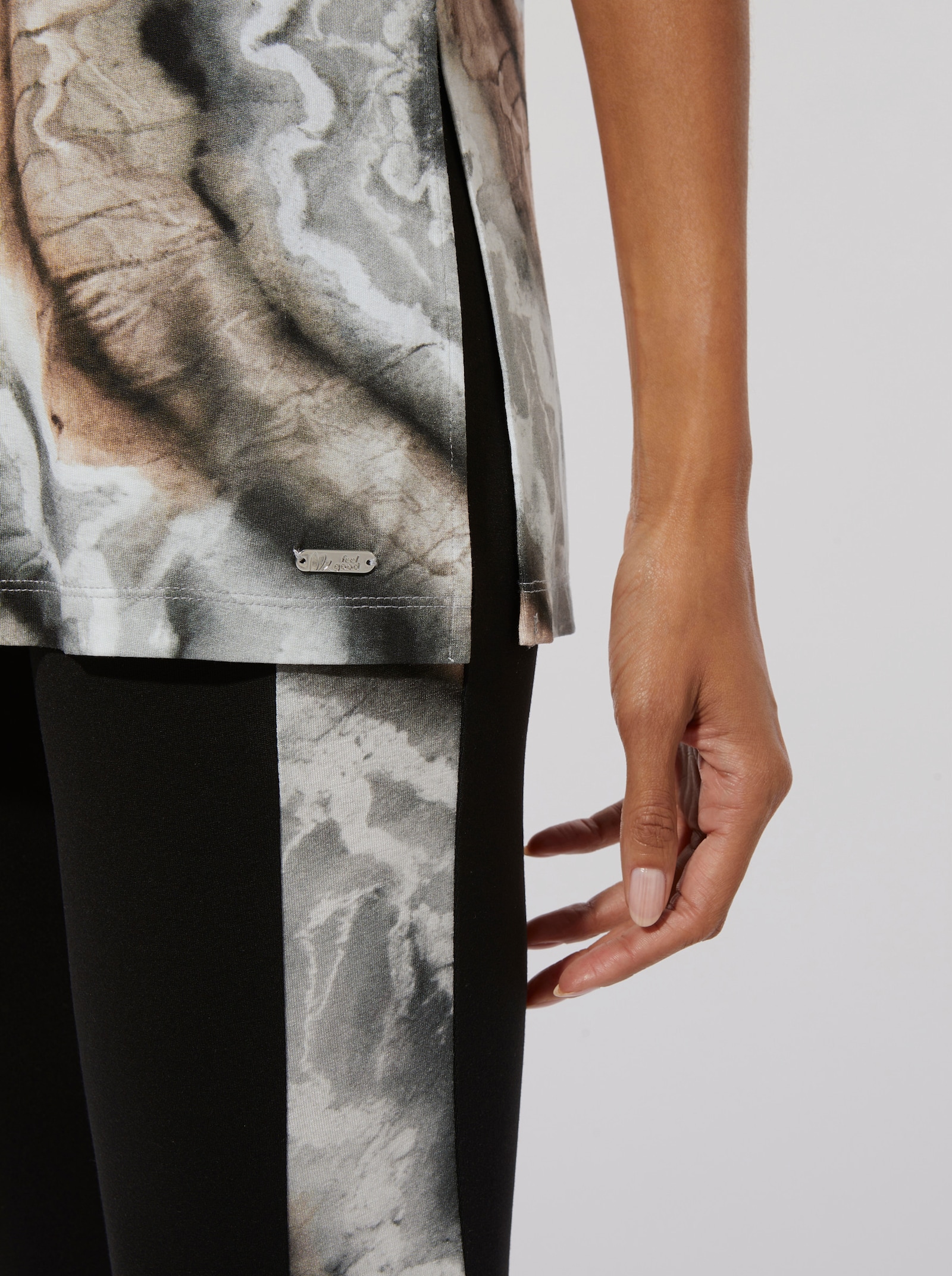 feel good Longshirt - schwarz-camel-bedruckt