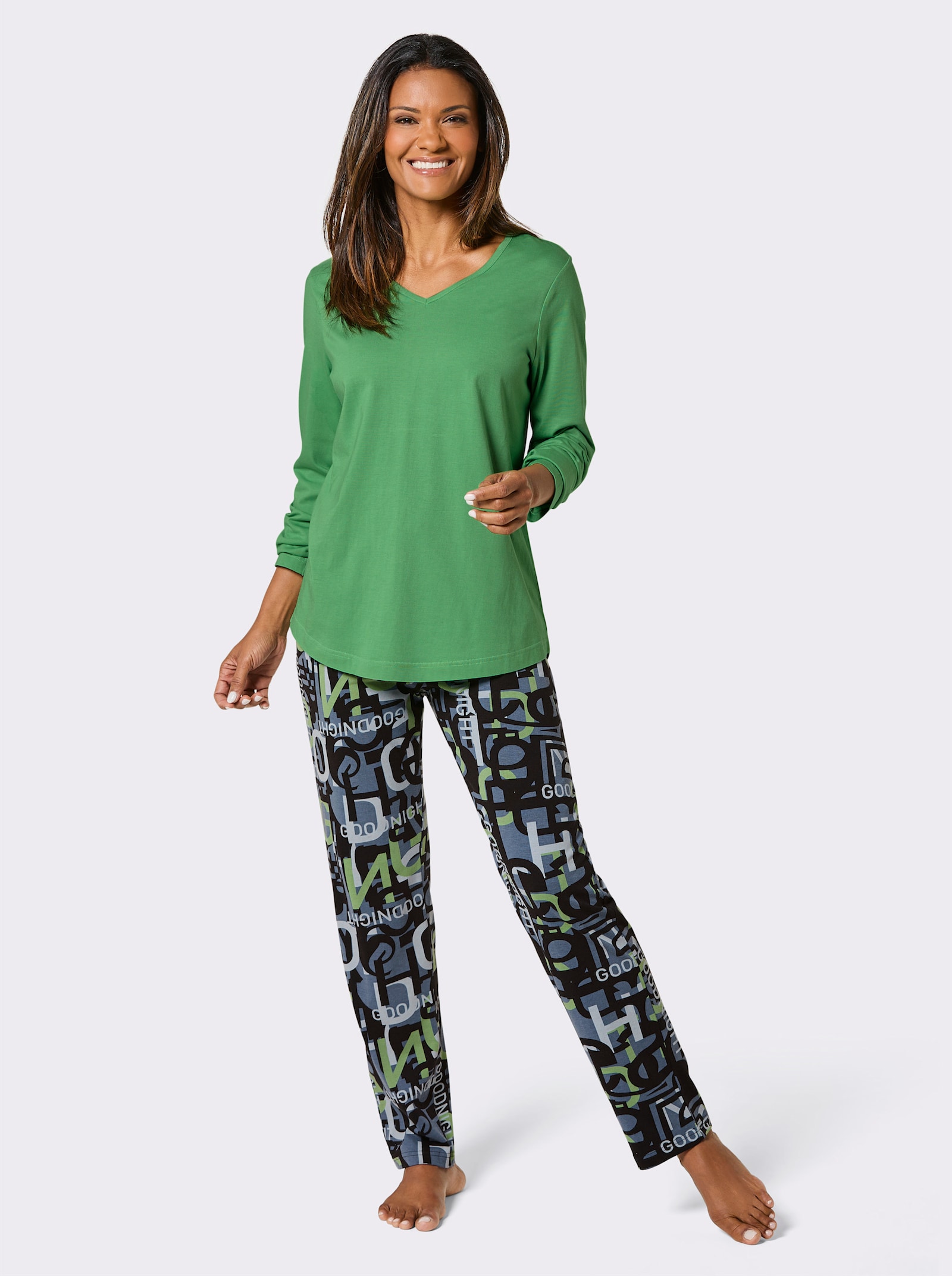 wäschepur Schlafanzug mit V-Ausschnitt - schwarz-apfel-bedruckt