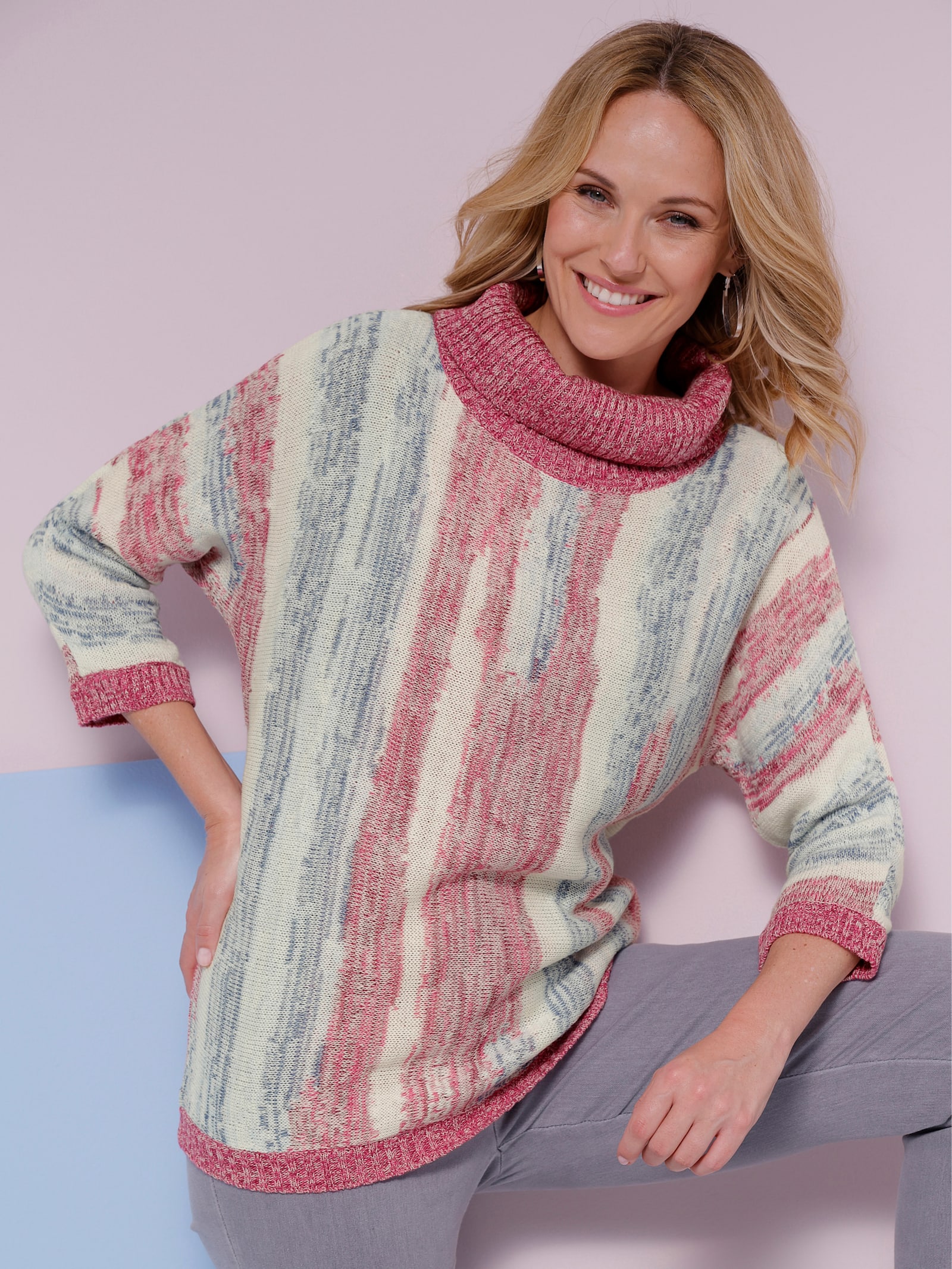 Svetr s rolákovým límcem a žakárovým proužkovaným vzorem - šampaňská-džínová modrá-vzor