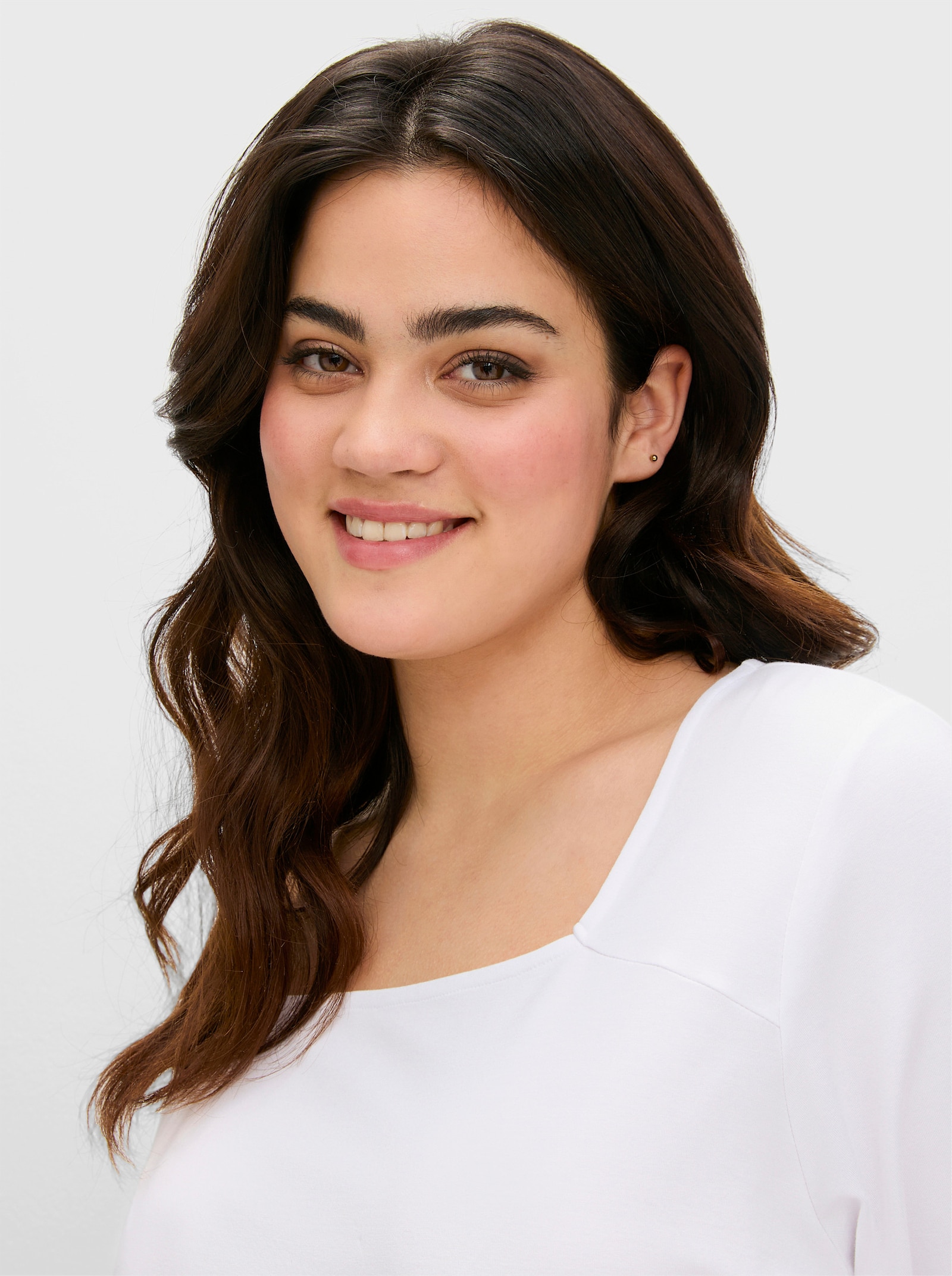 sheego Shirt mit Karree-Ausschnitt, leicht tailliert - ecru