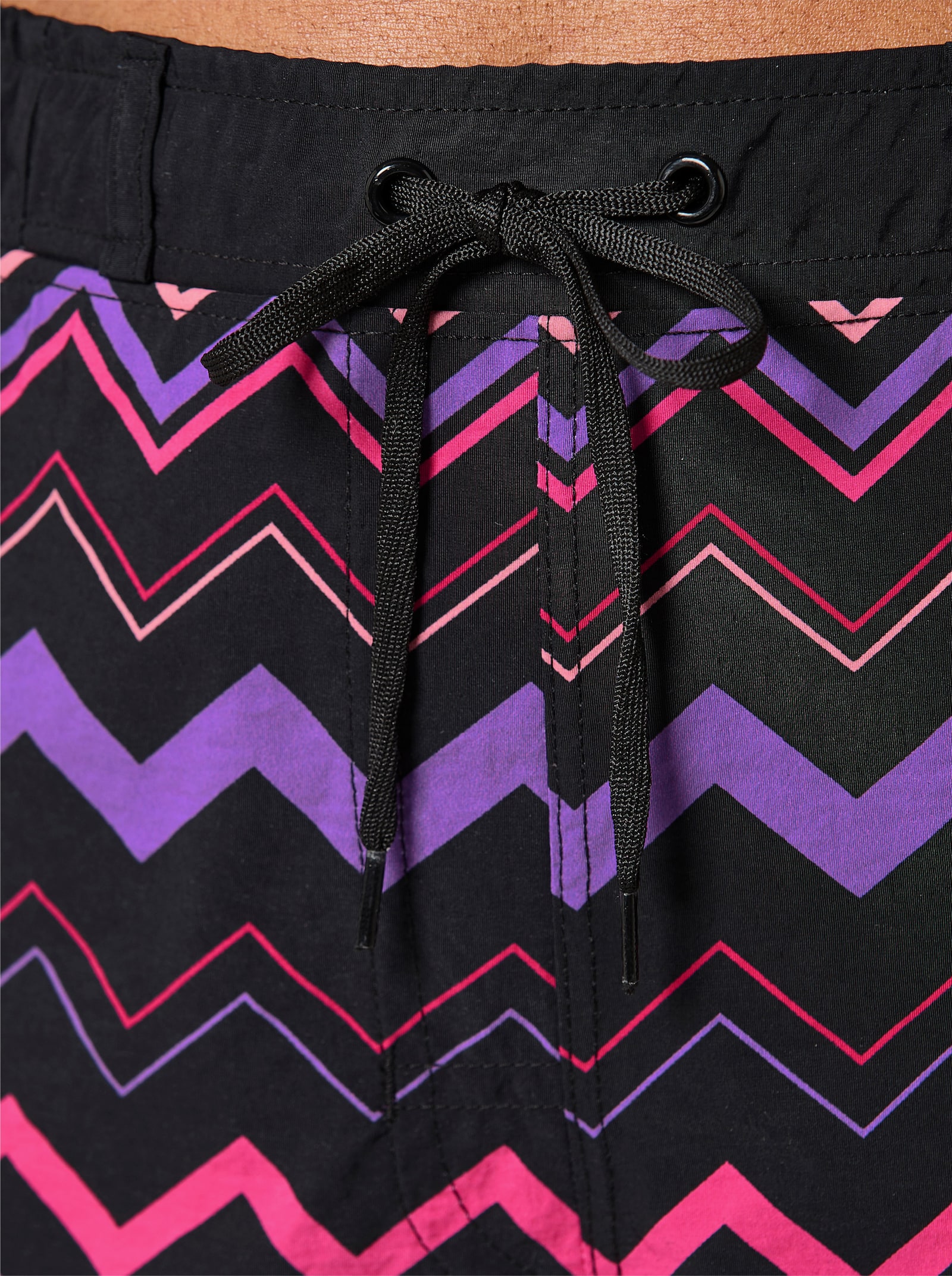 Badeshorts mit einfarbigem Bund - schwarz-pink-lila