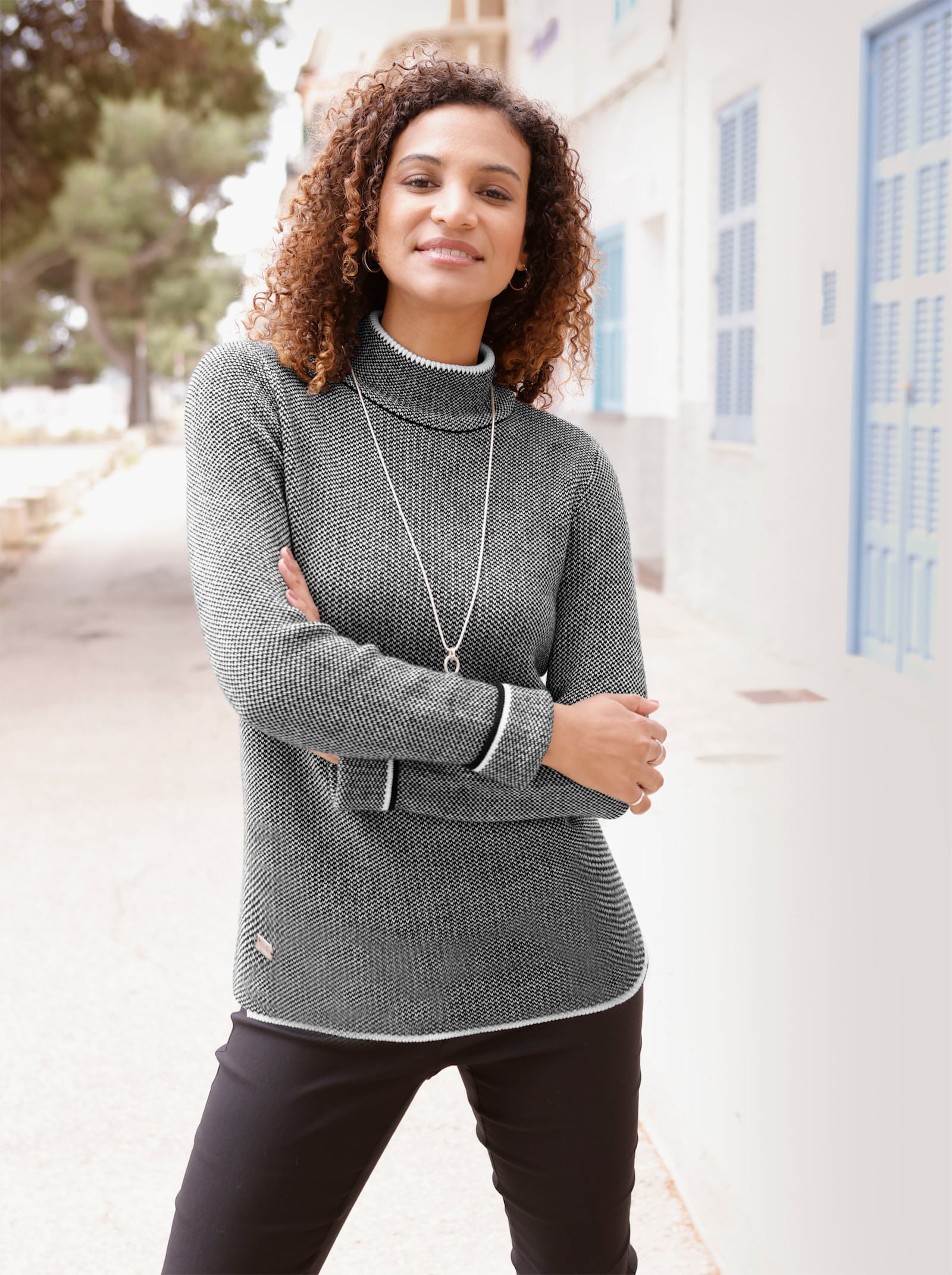 Stehkragenpullover mit Strickmuster - schwarz-ecru-meliert