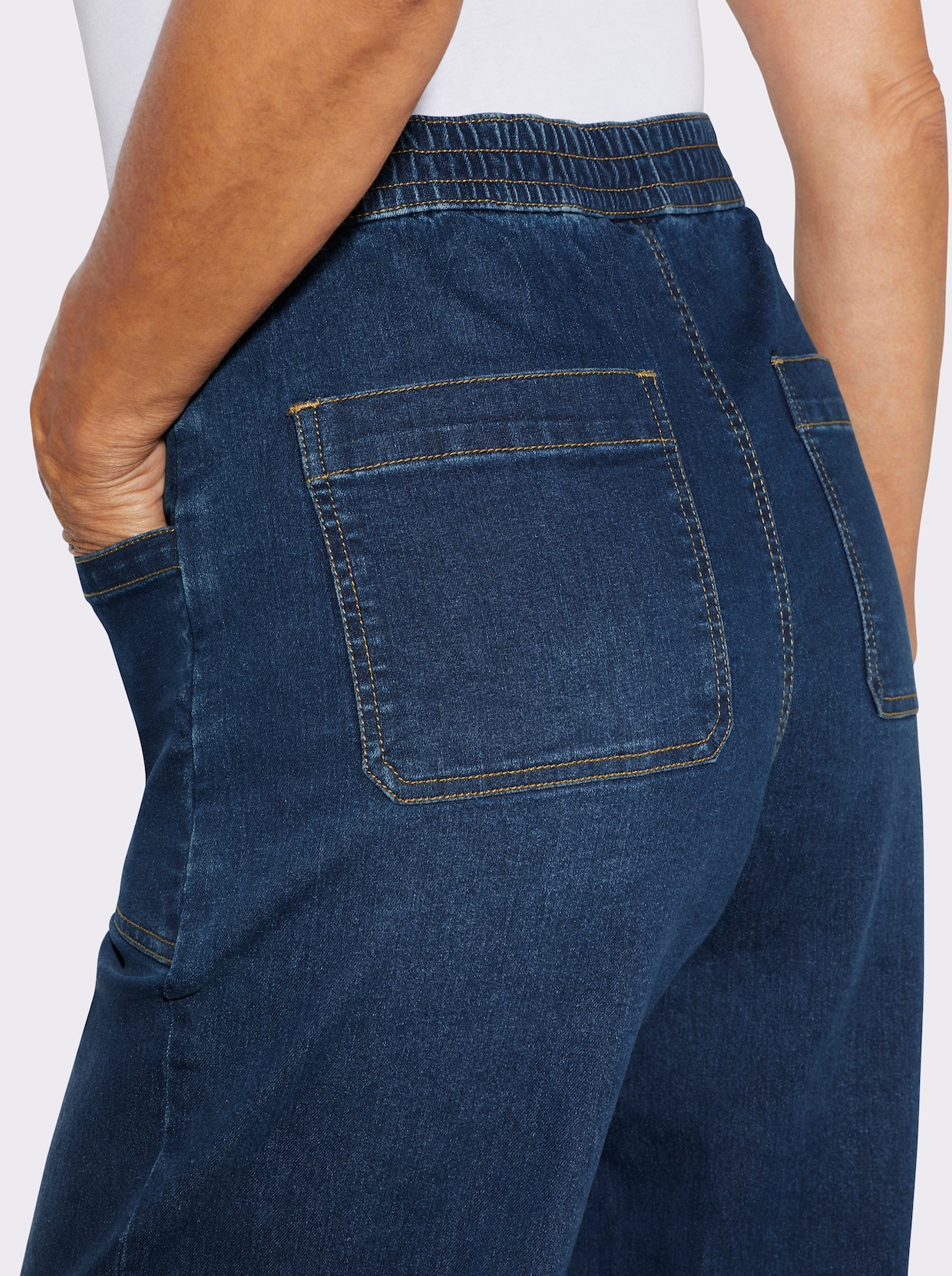 Jeans mit weit geschnittenen Beinen - blue-stone-washed