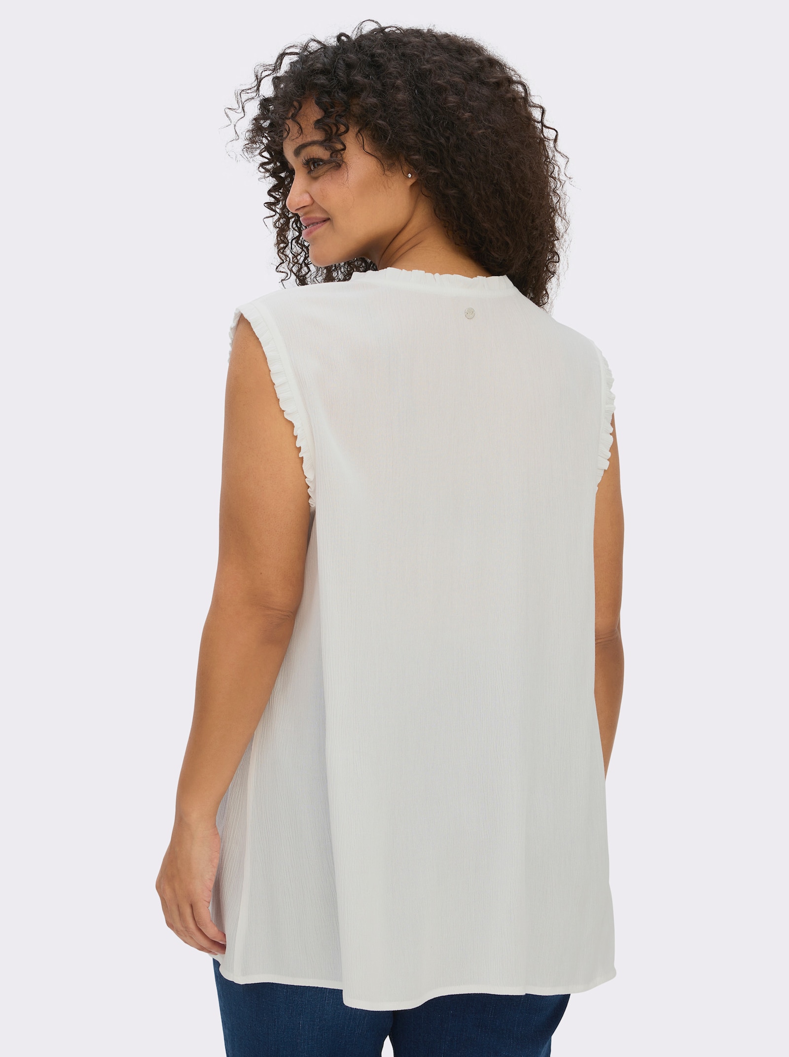 sheego Ärmellose Bluse mit Rüschen und Stickerei - ecru